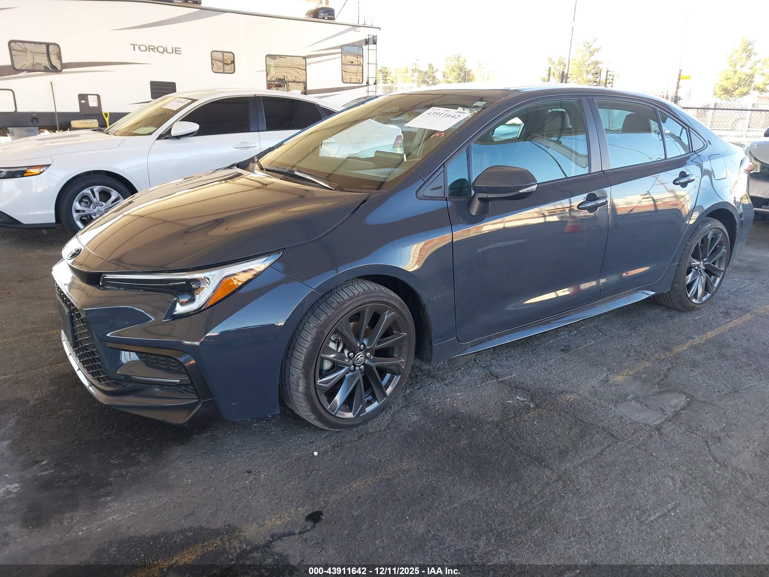 TOYOTA COROLLA image 2