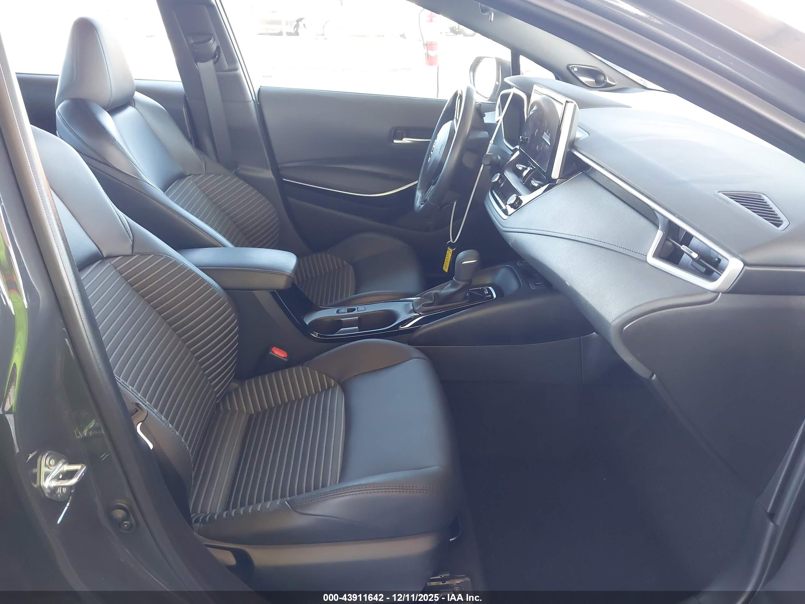 TOYOTA COROLLA image 5