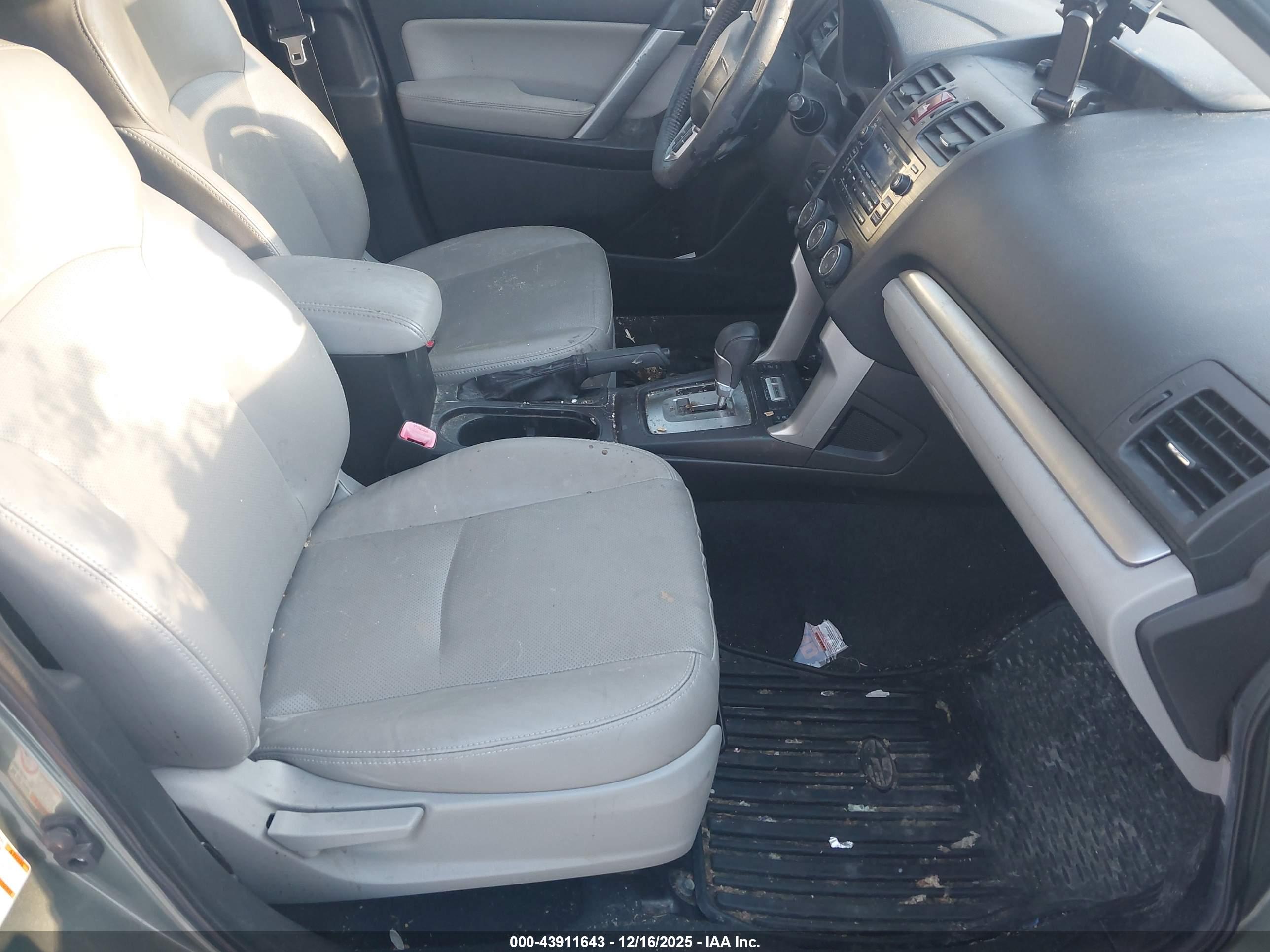 SUBARU FORESTER image 5