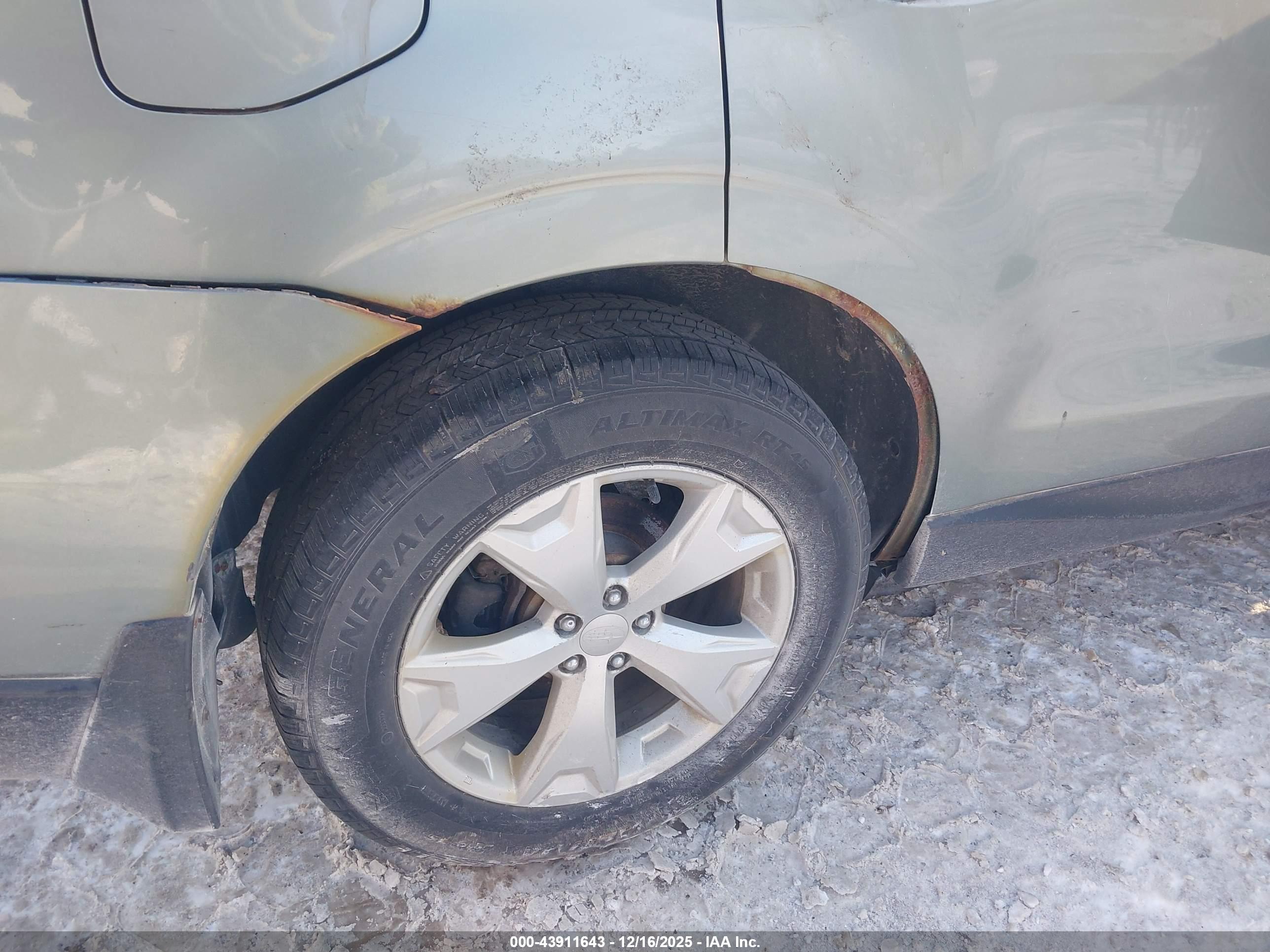 SUBARU FORESTER image 6