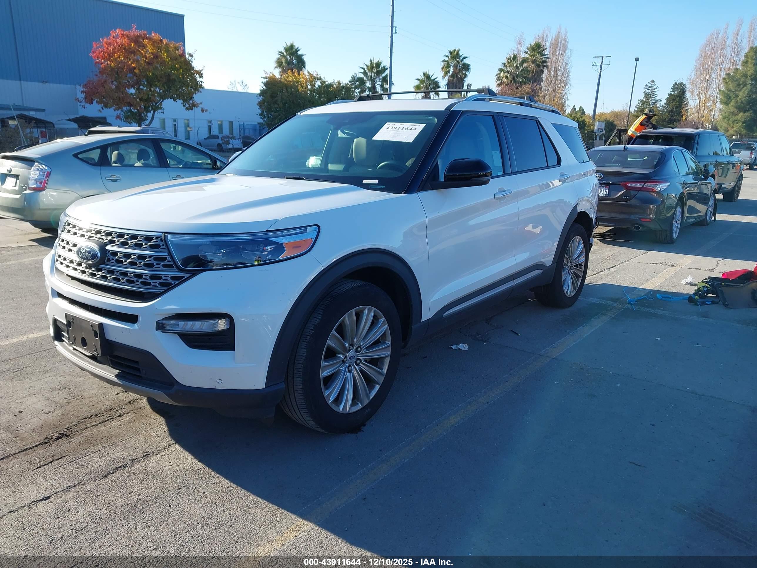 FORD EXPLORER image 2