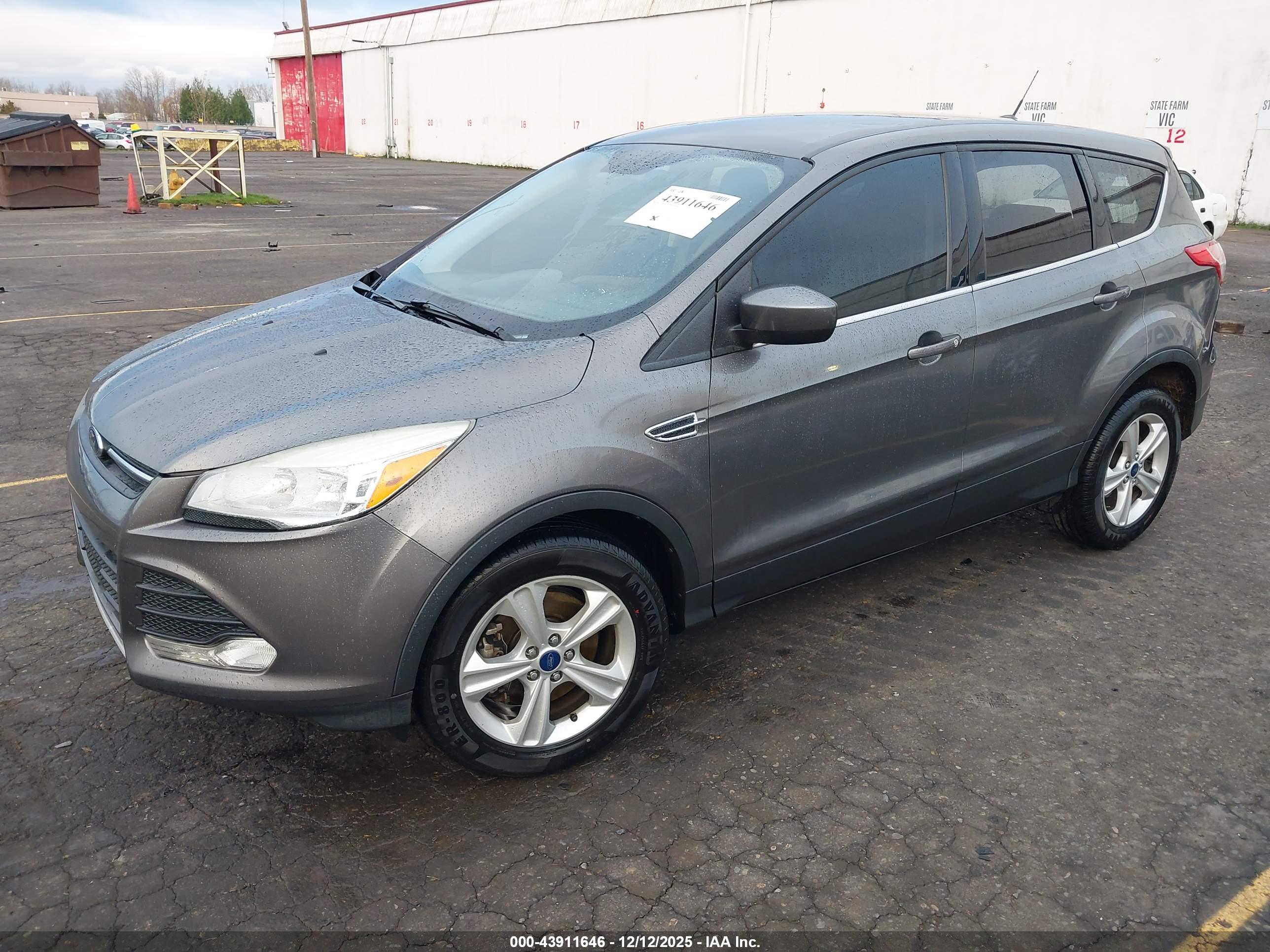 FORD ESCAPE image 2