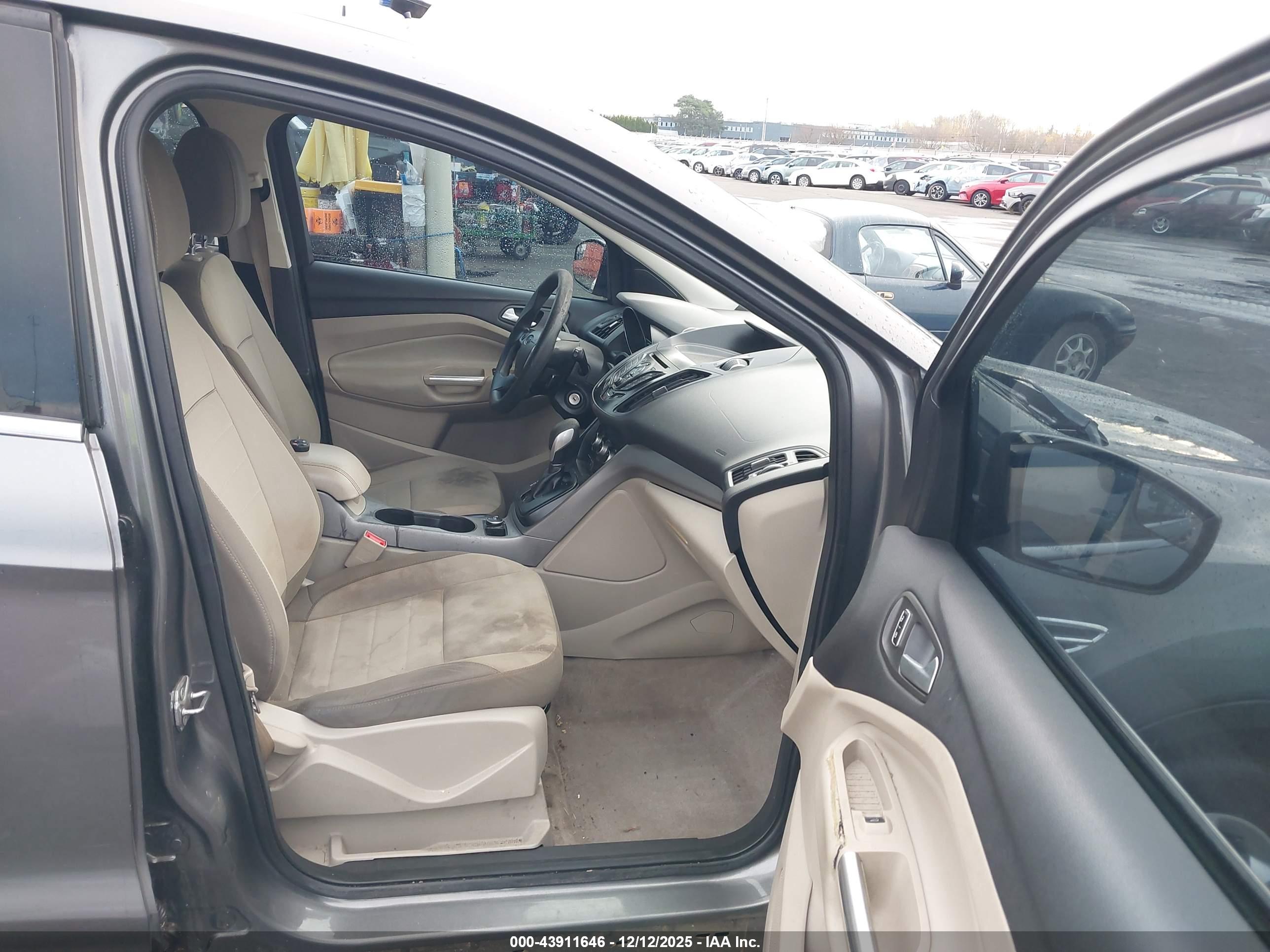 FORD ESCAPE image 5