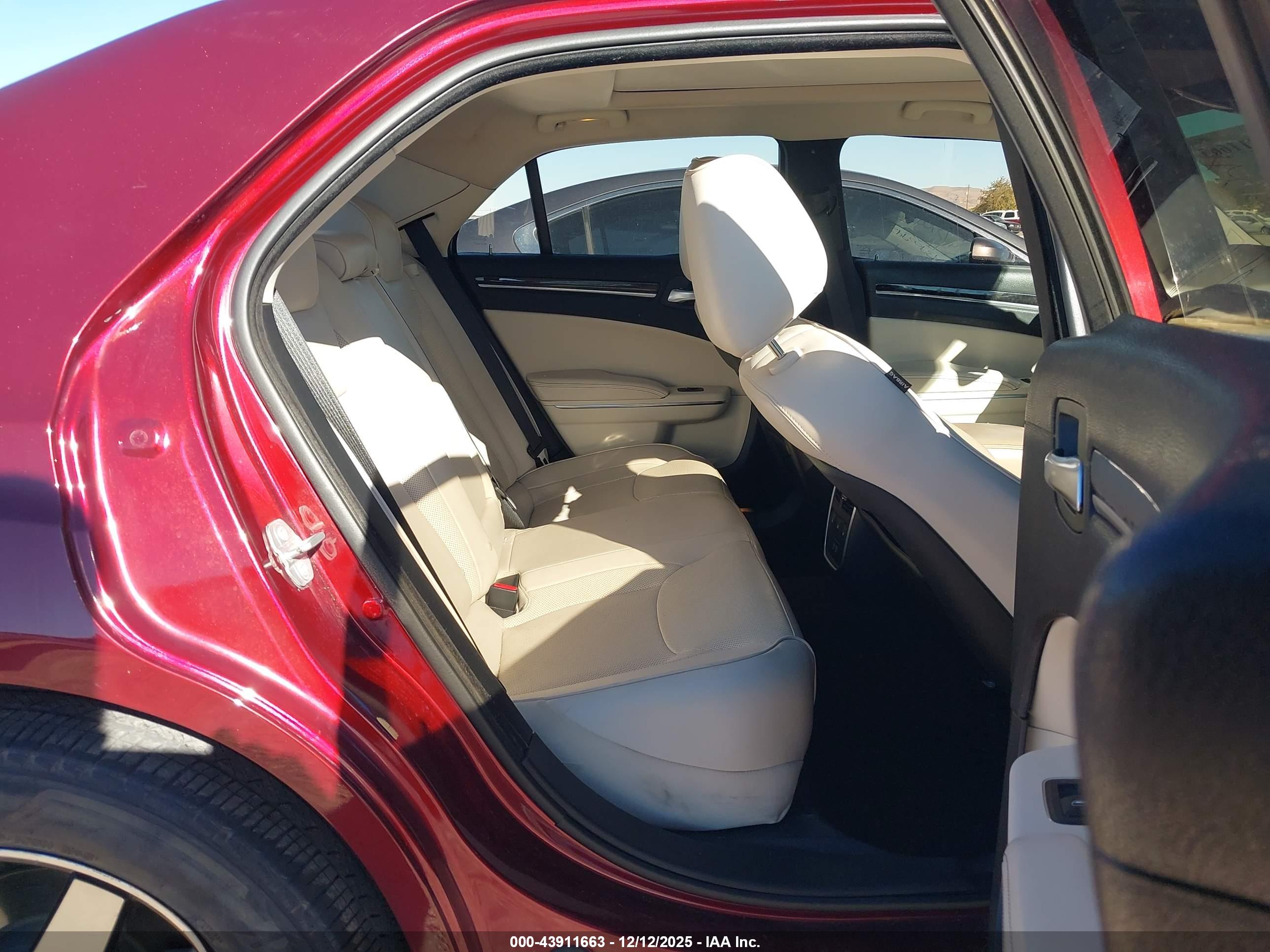 CHRYSLER 300C image 8