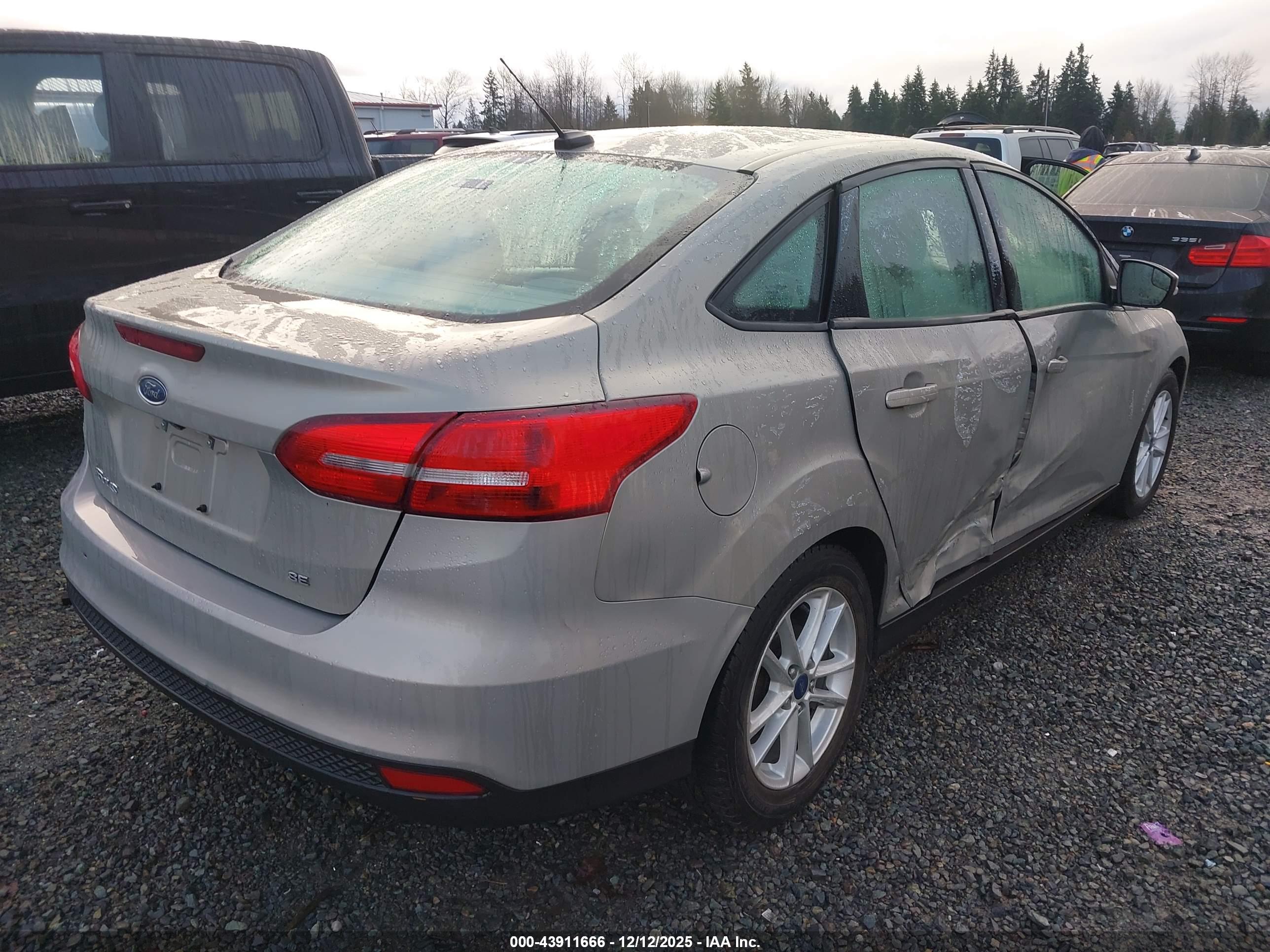 FORD FOCUS image 4