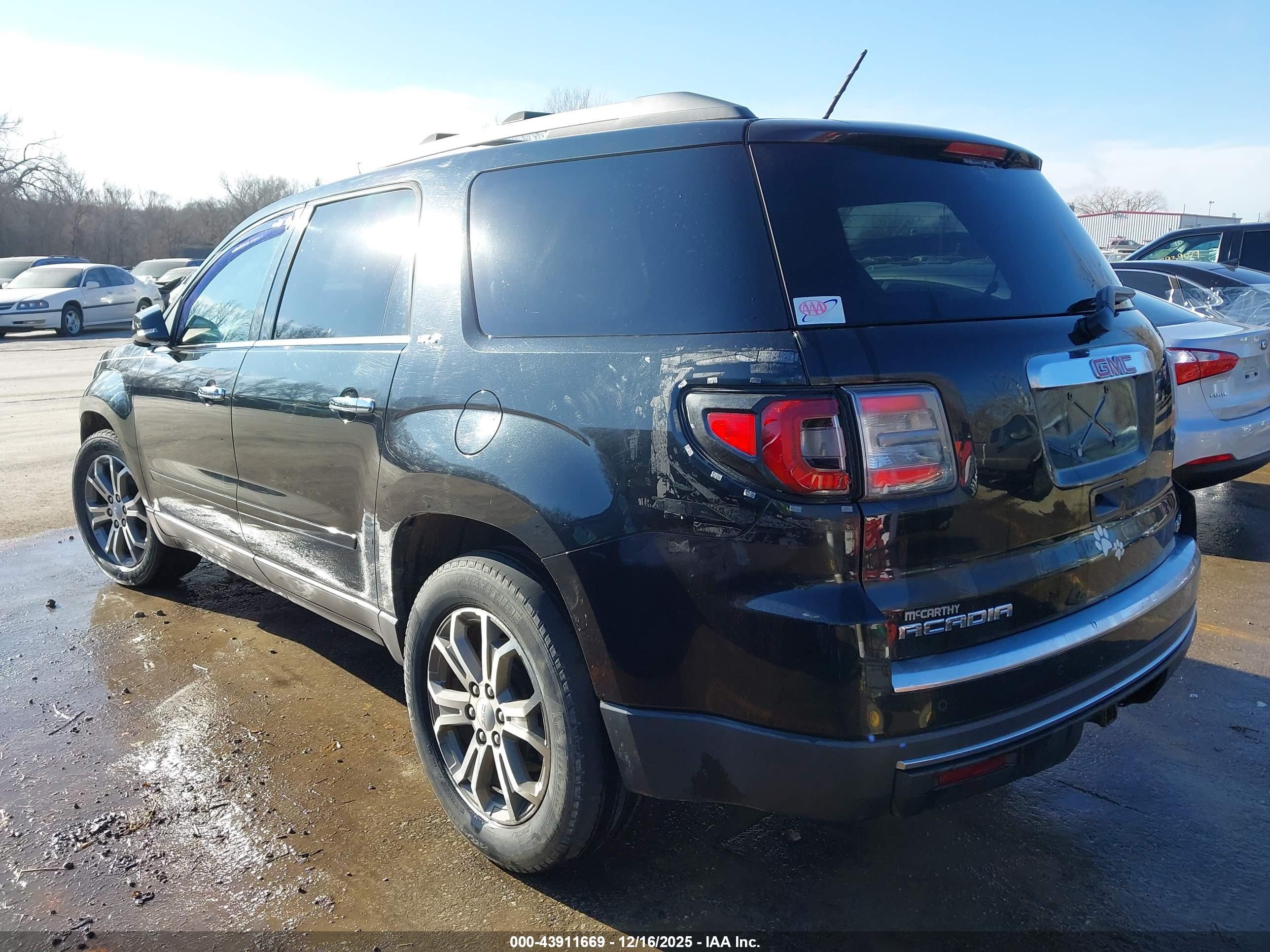 GMC ACADIA image 3