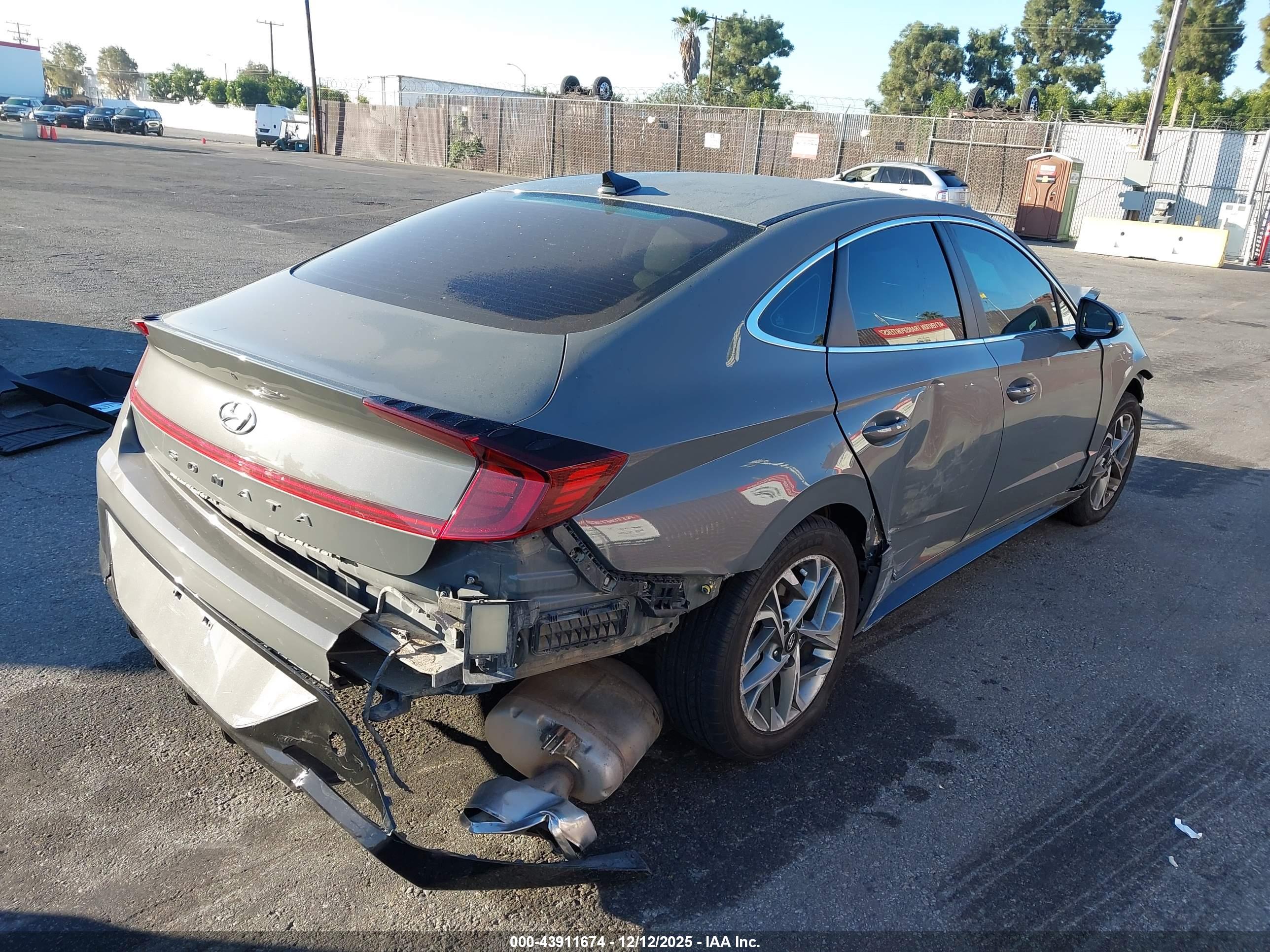 HYUNDAI SONATA image 4
