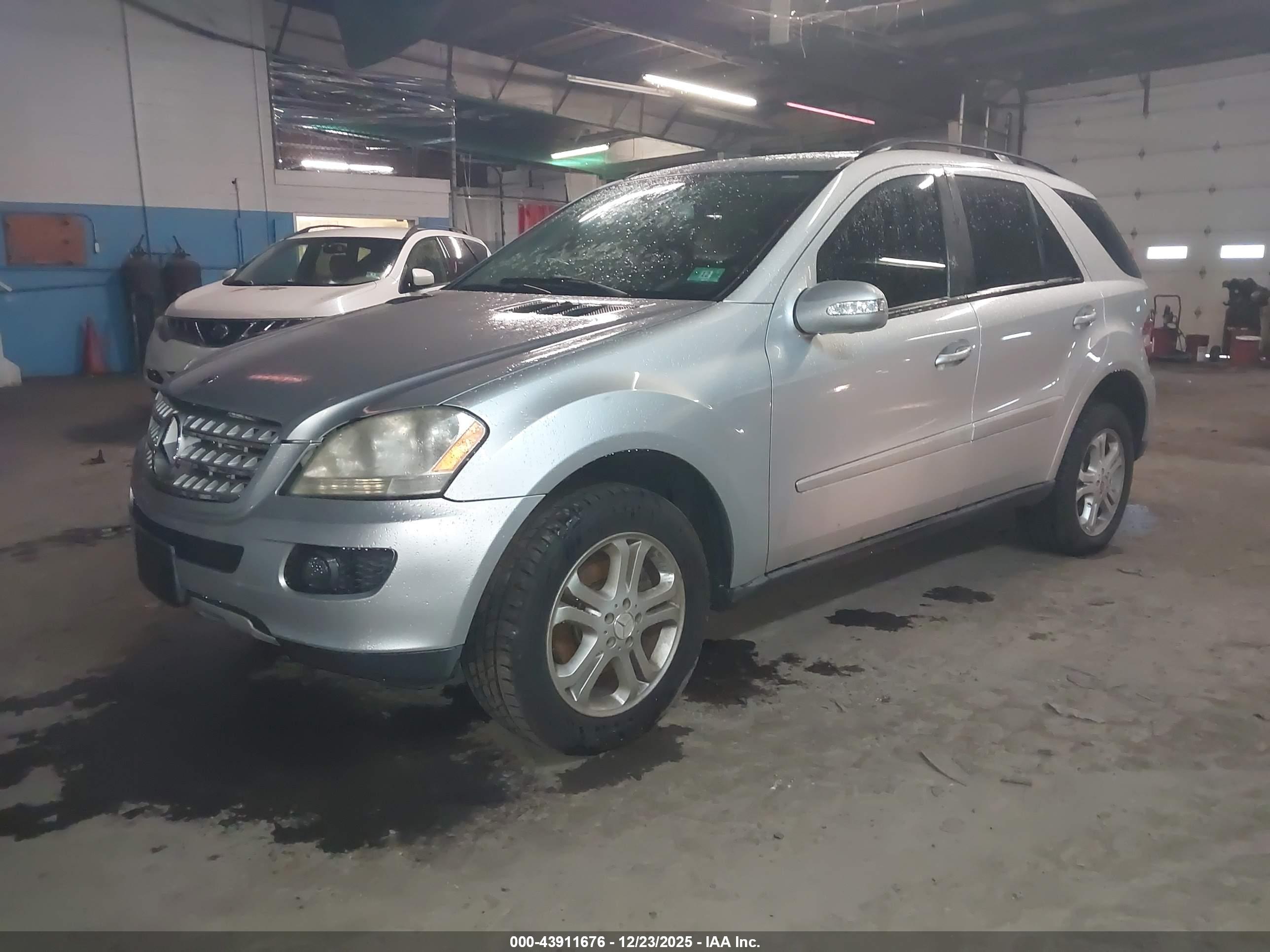 MERCEDES-BENZ ML image 2