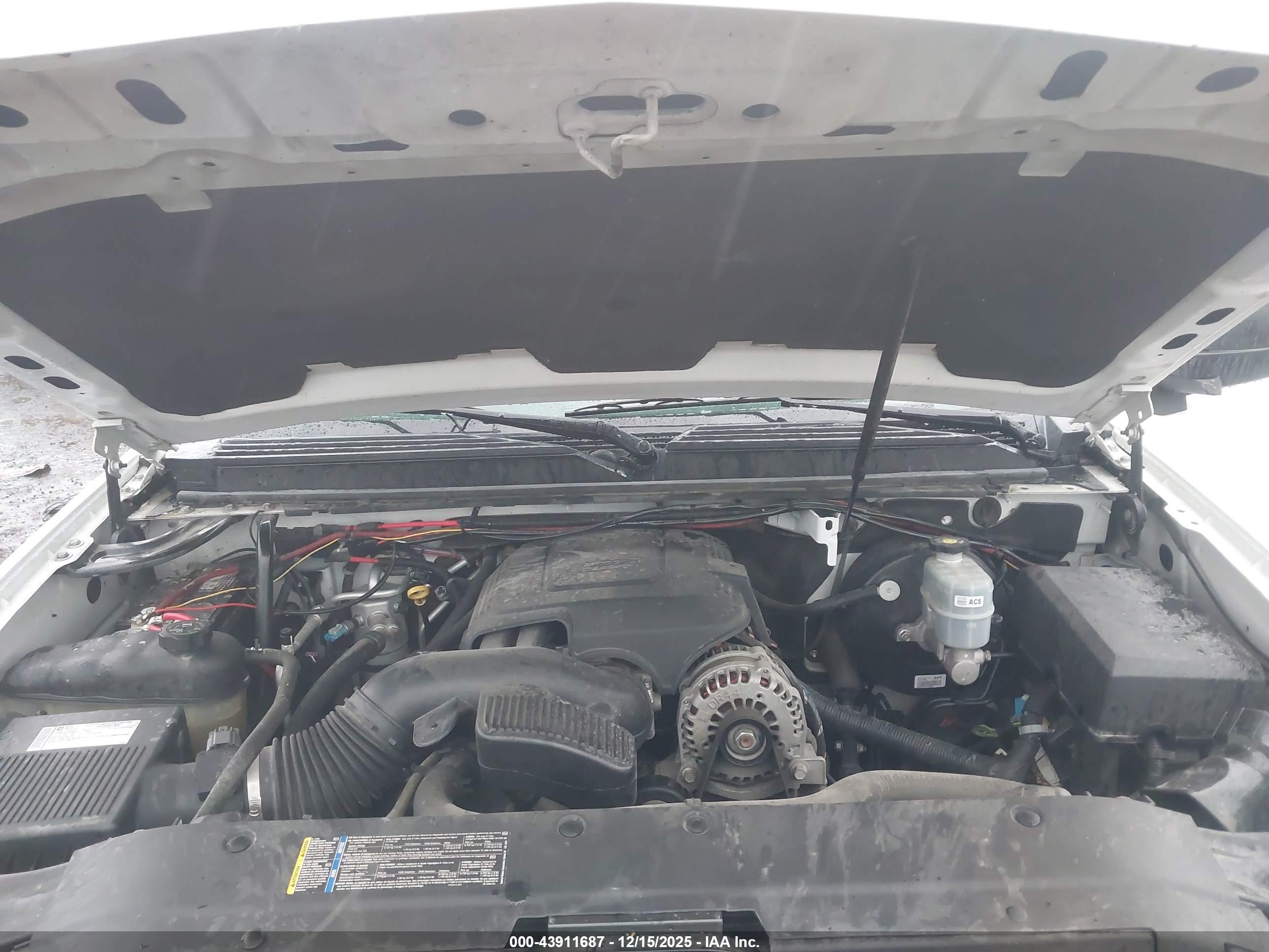 CHEVROLET TAHOE image 10