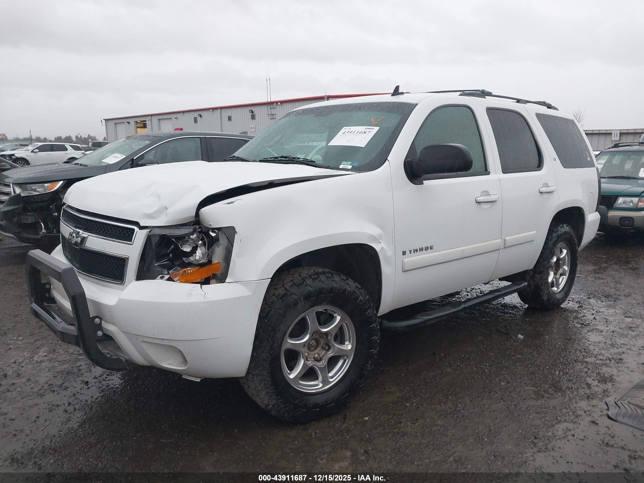 CHEVROLET TAHOE image 2