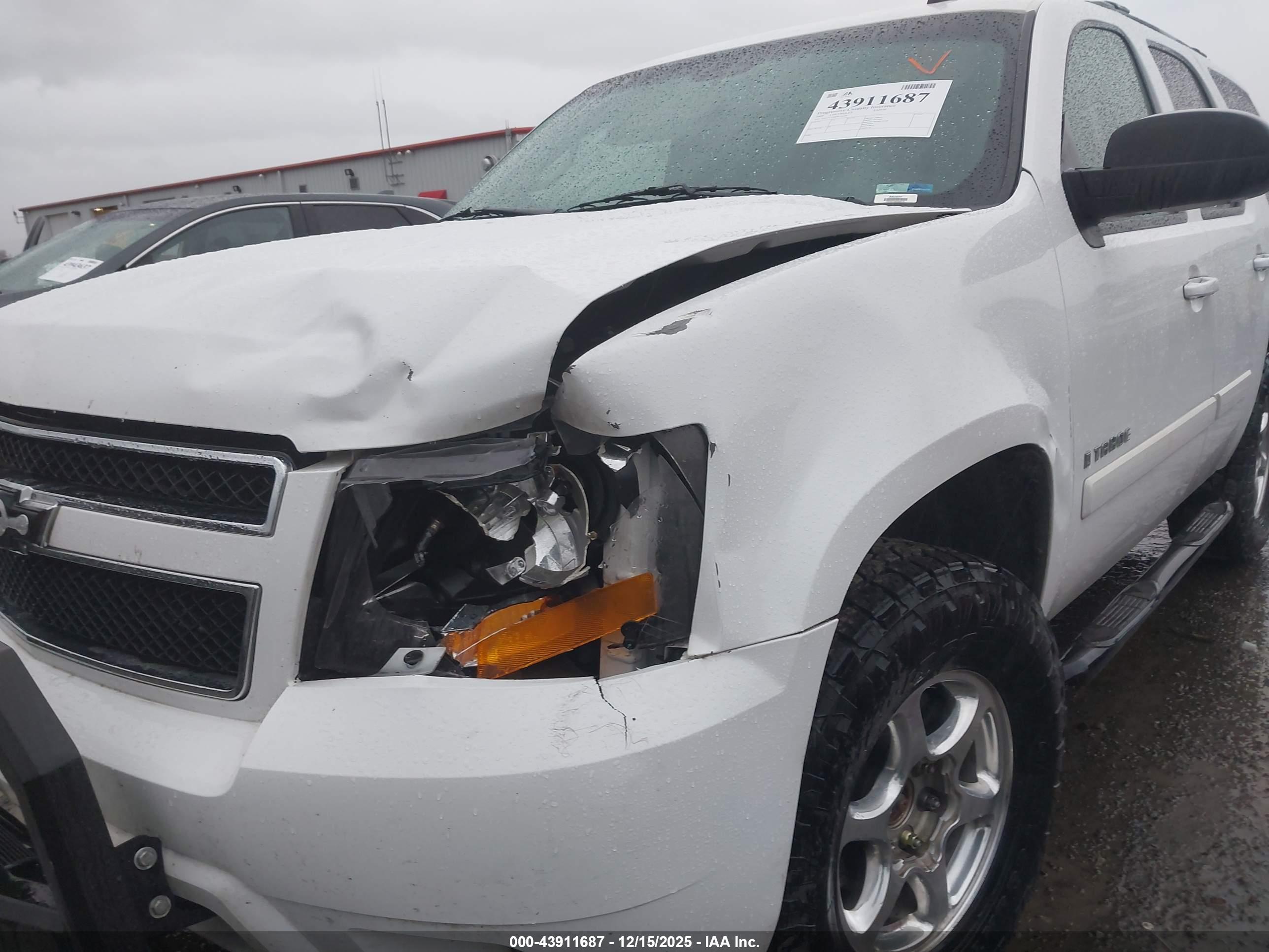 CHEVROLET TAHOE image 6