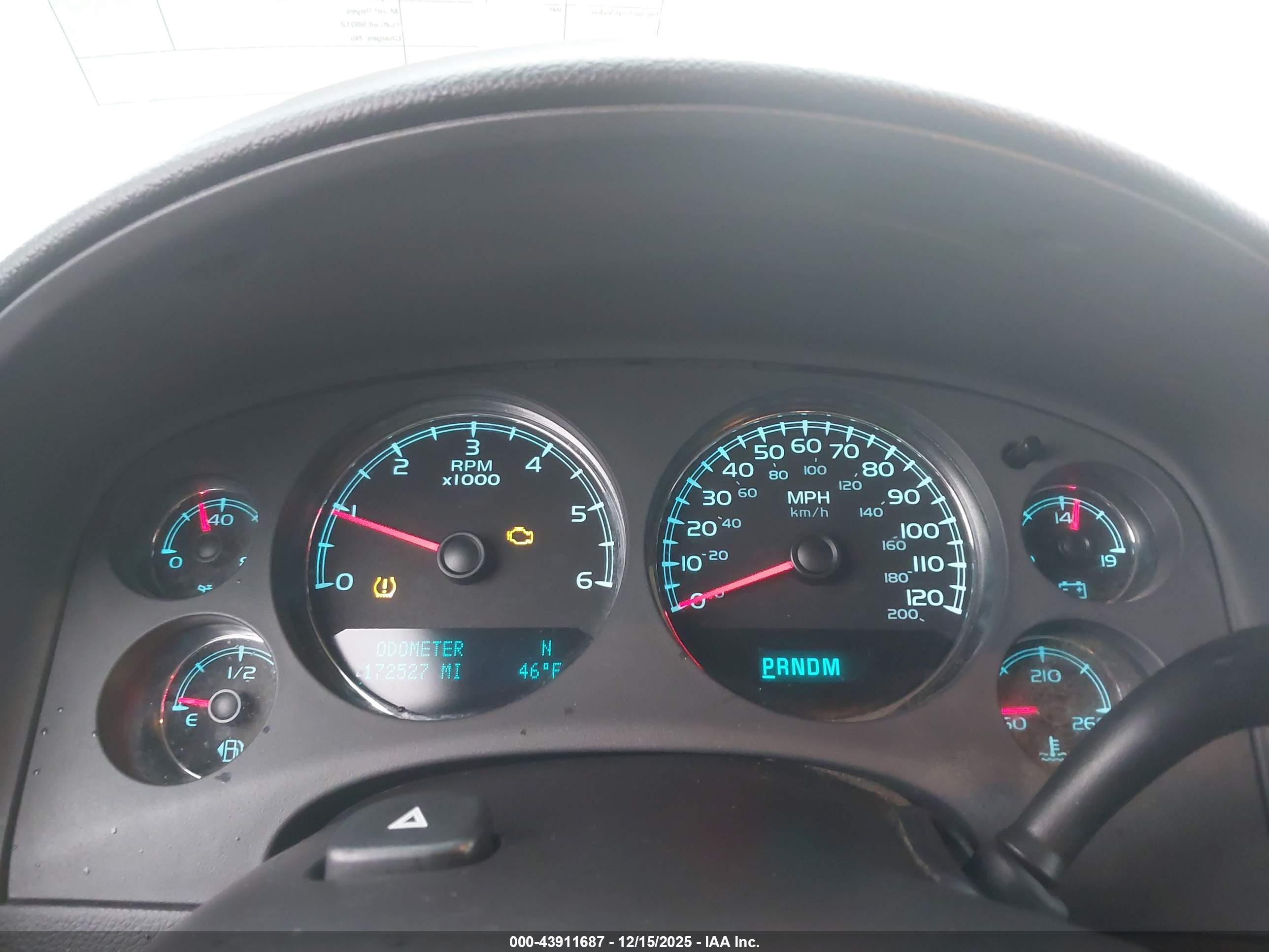 CHEVROLET TAHOE image 7