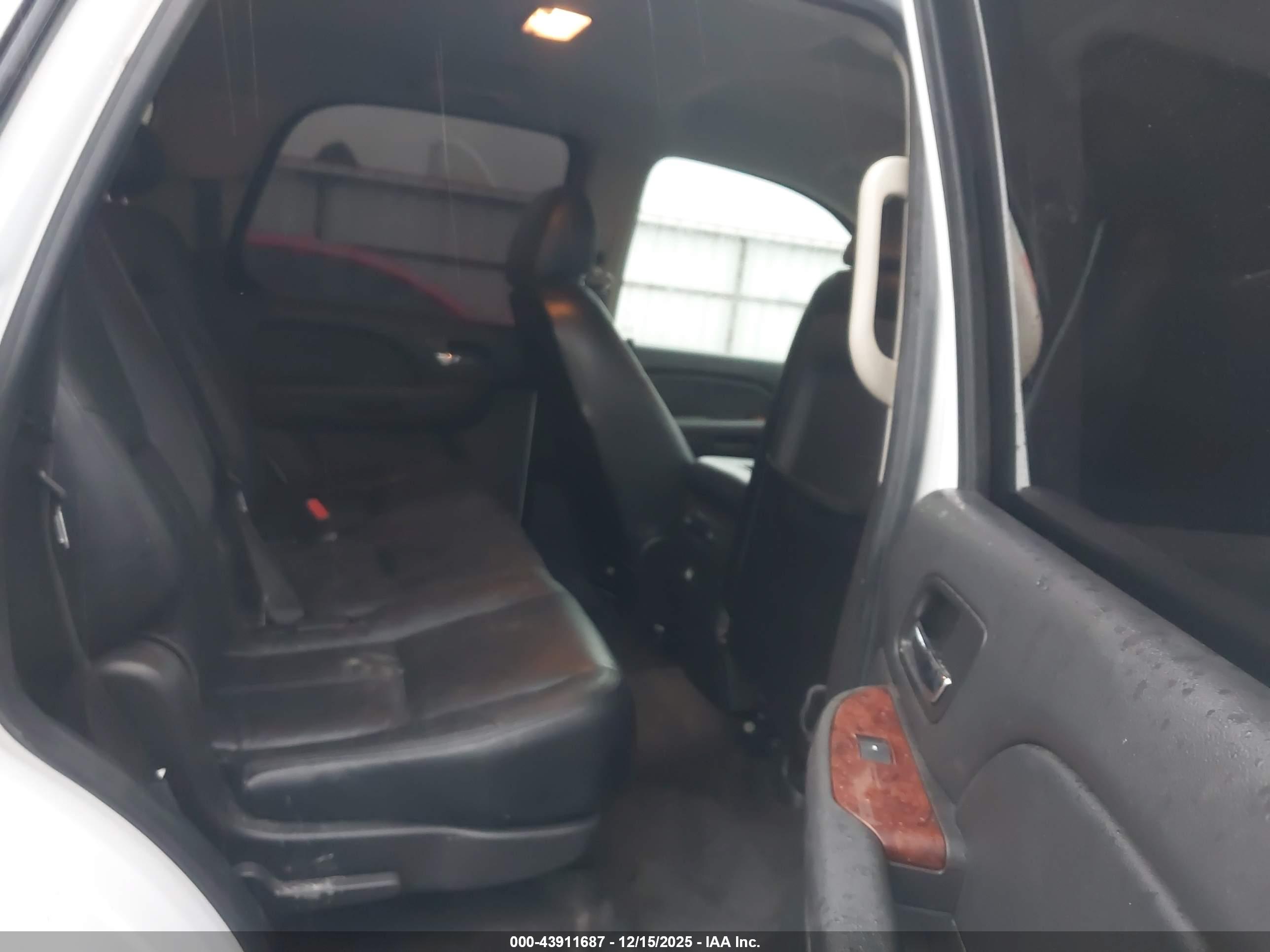 CHEVROLET TAHOE image 8