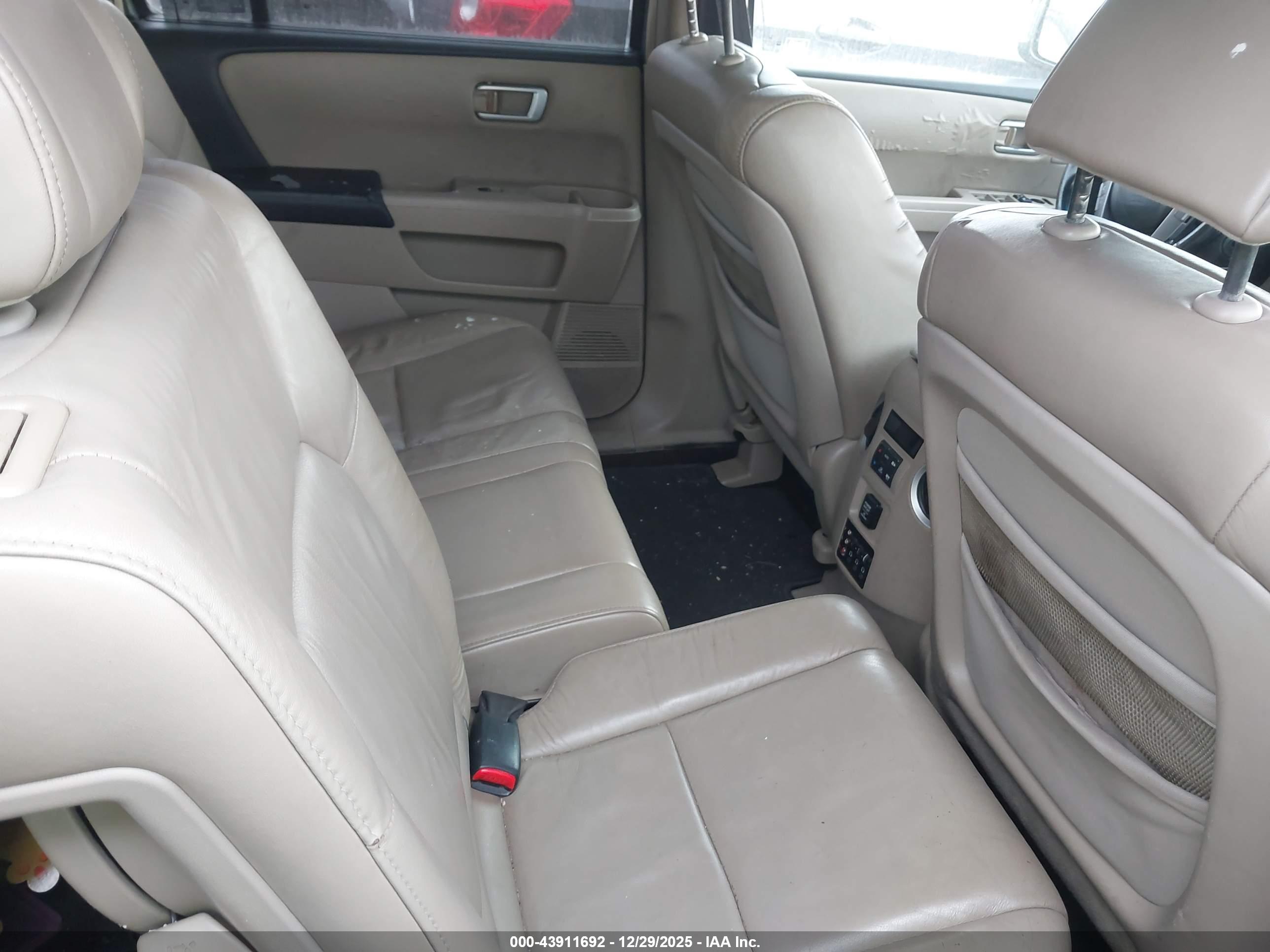 HONDA PILOT image 8