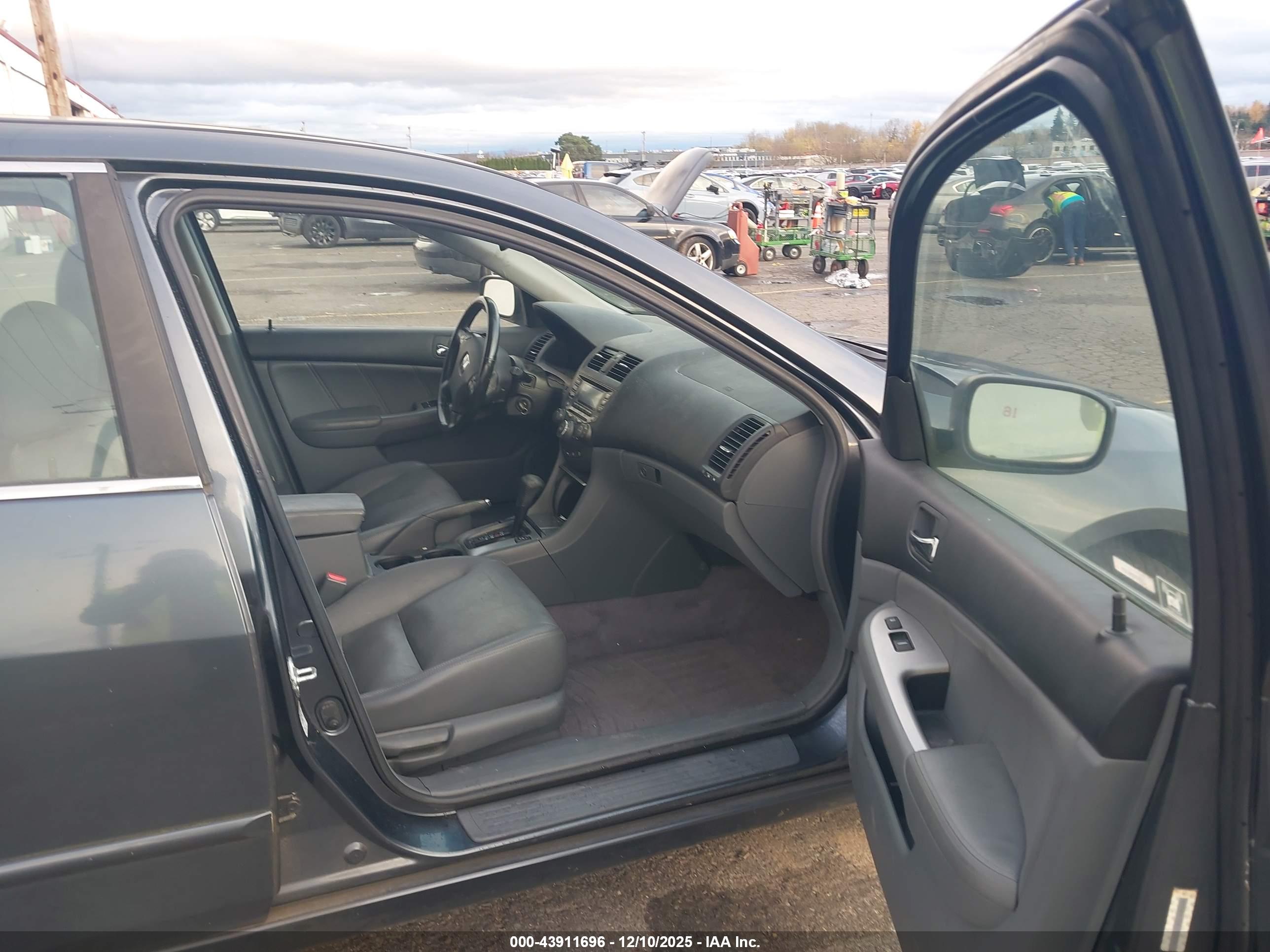 HONDA ACCORD image 5