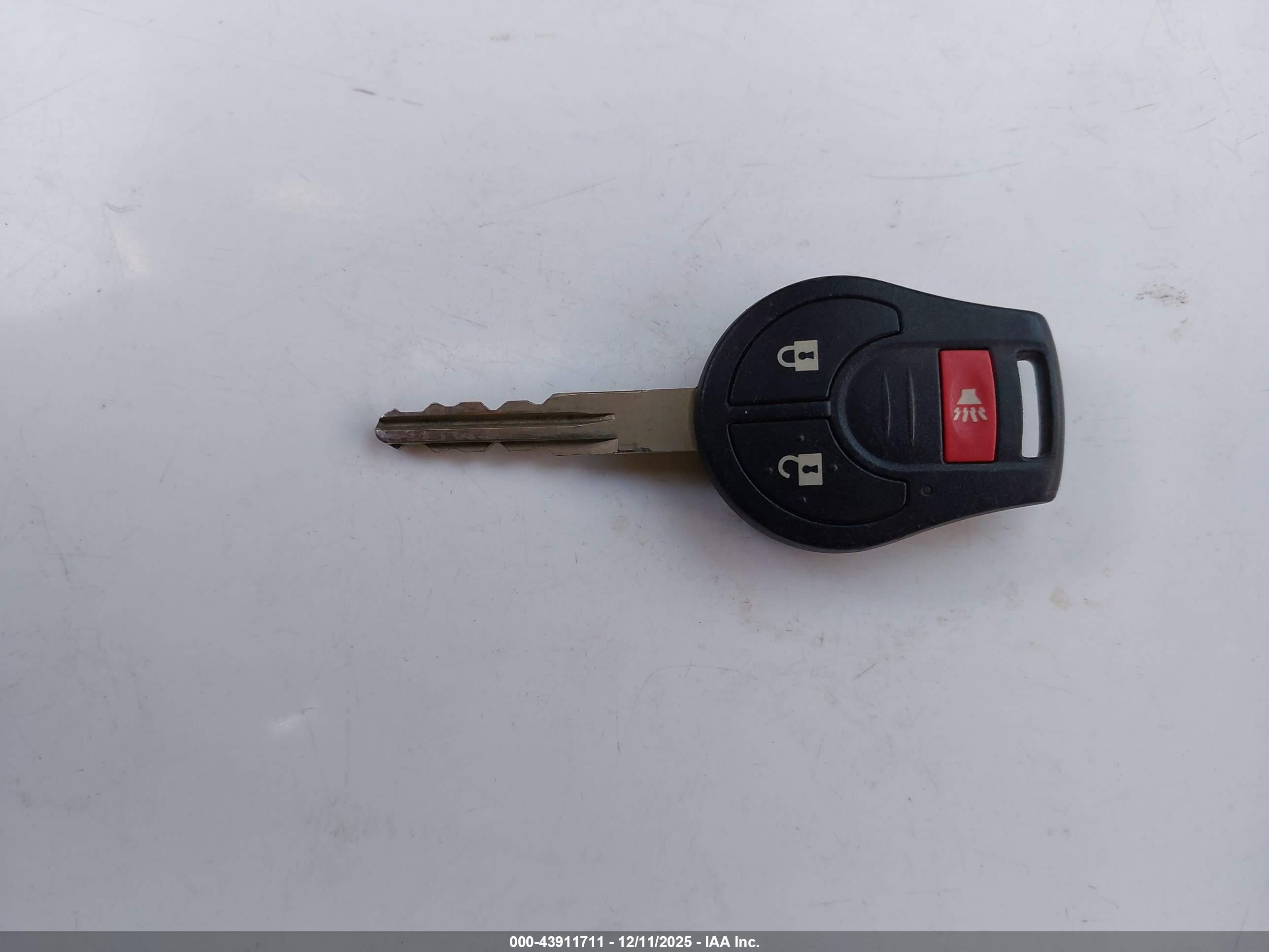 NISSAN ROGUE image 11