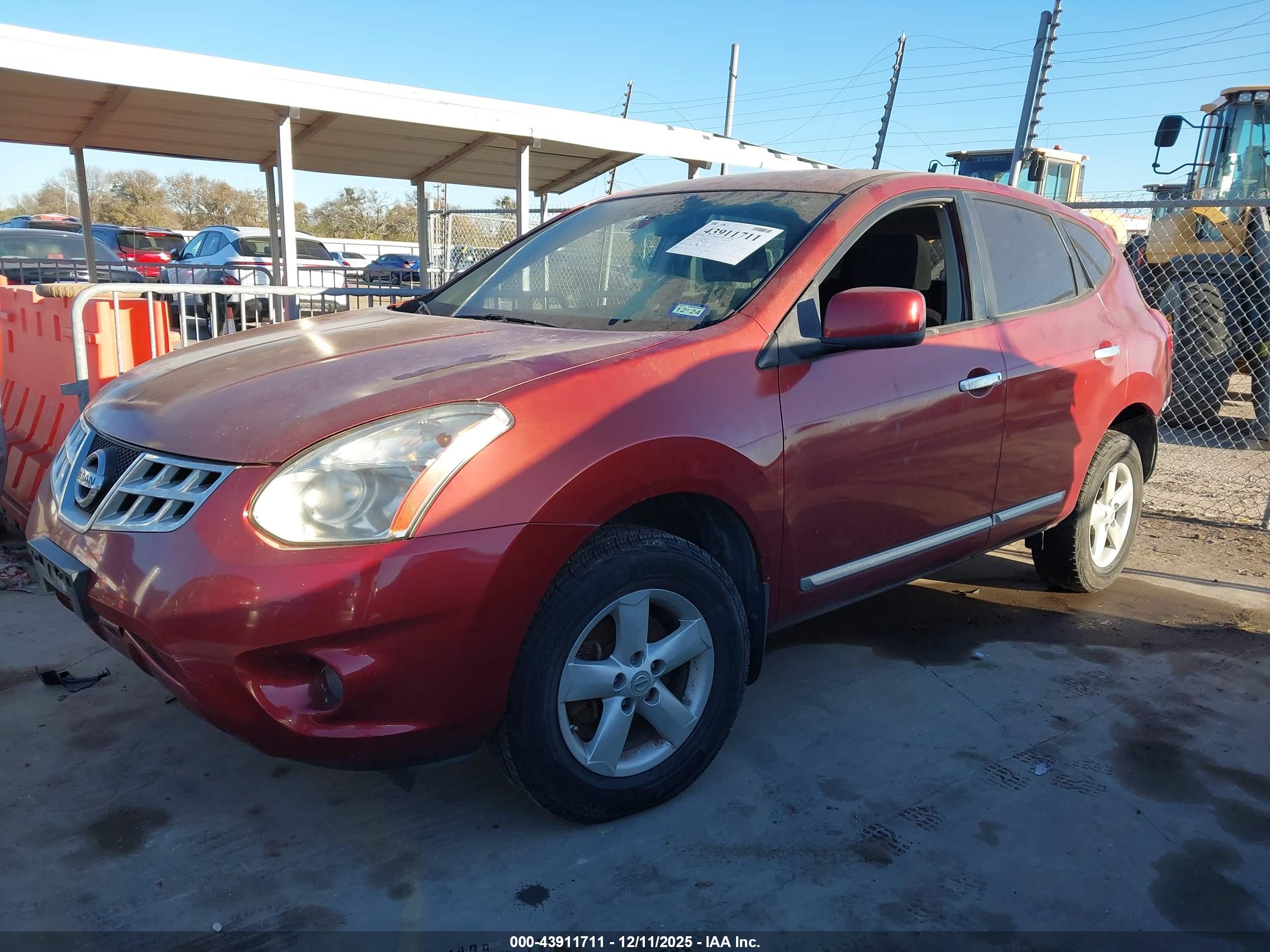 NISSAN ROGUE image 2