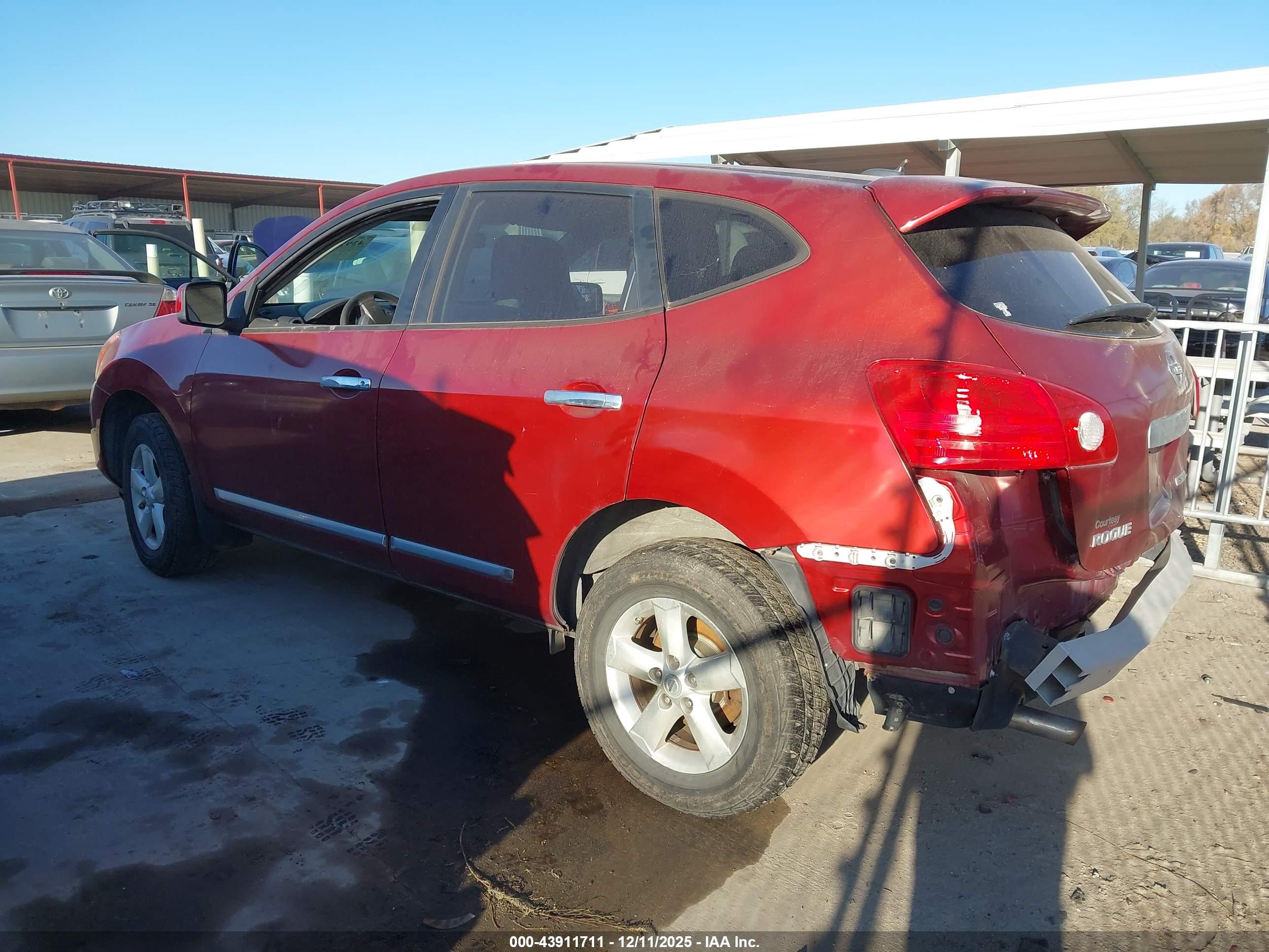 NISSAN ROGUE image 3