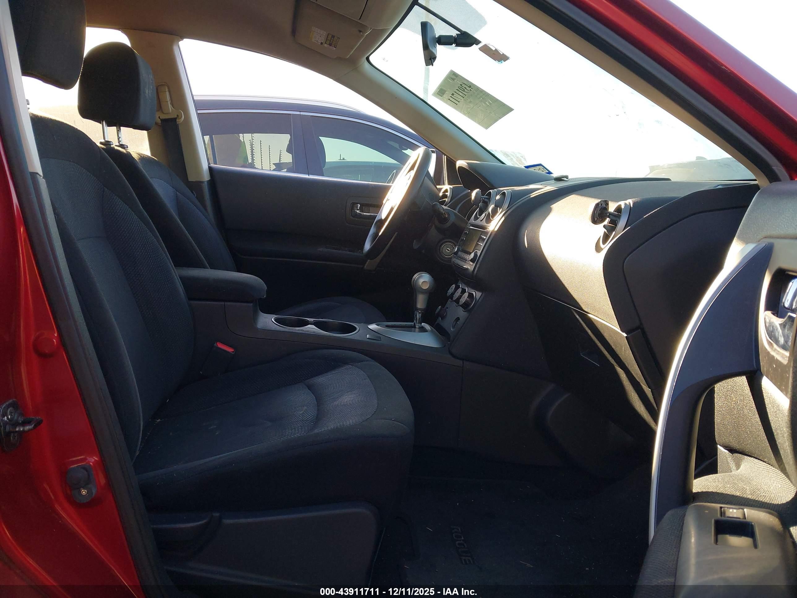 NISSAN ROGUE image 5