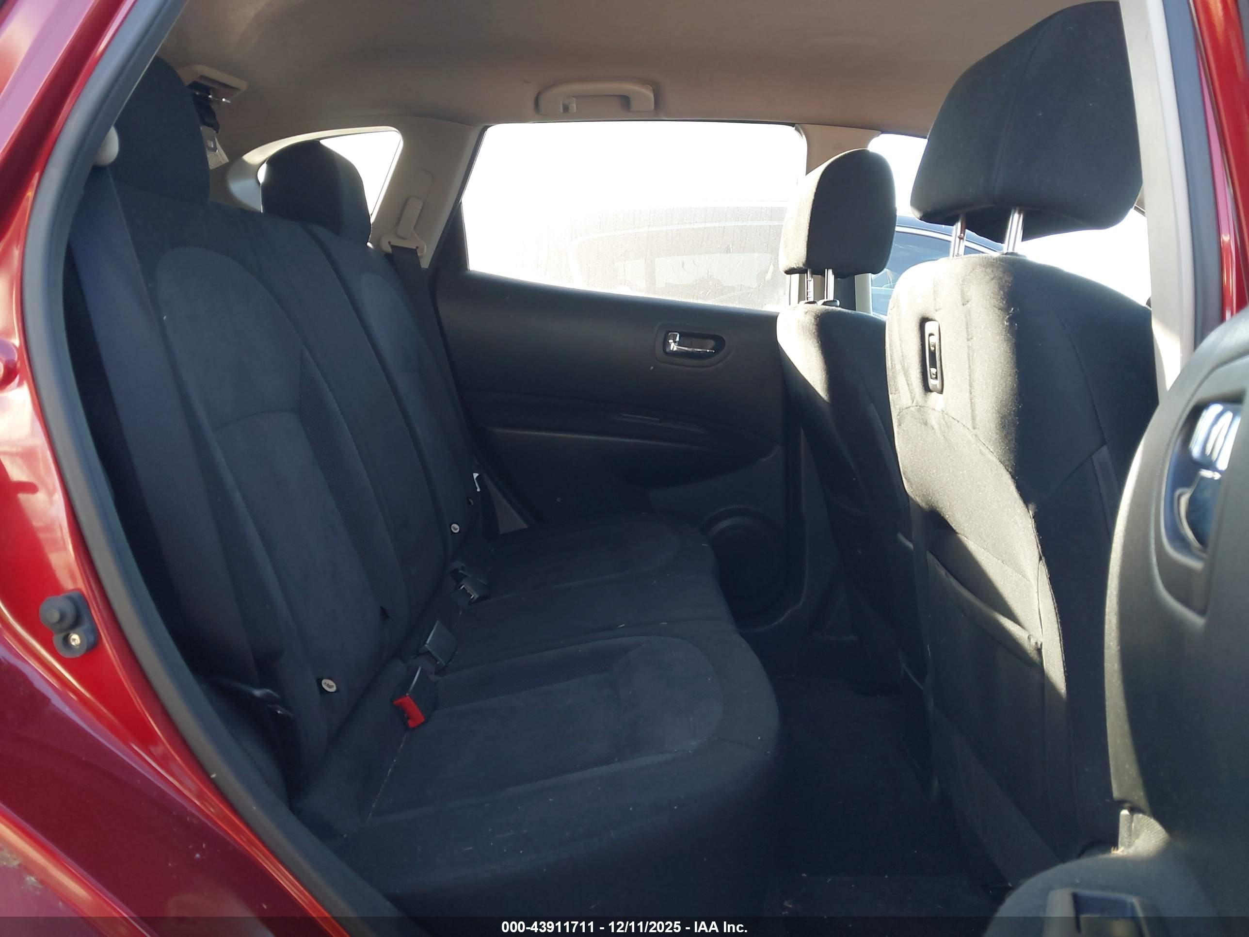 NISSAN ROGUE image 8
