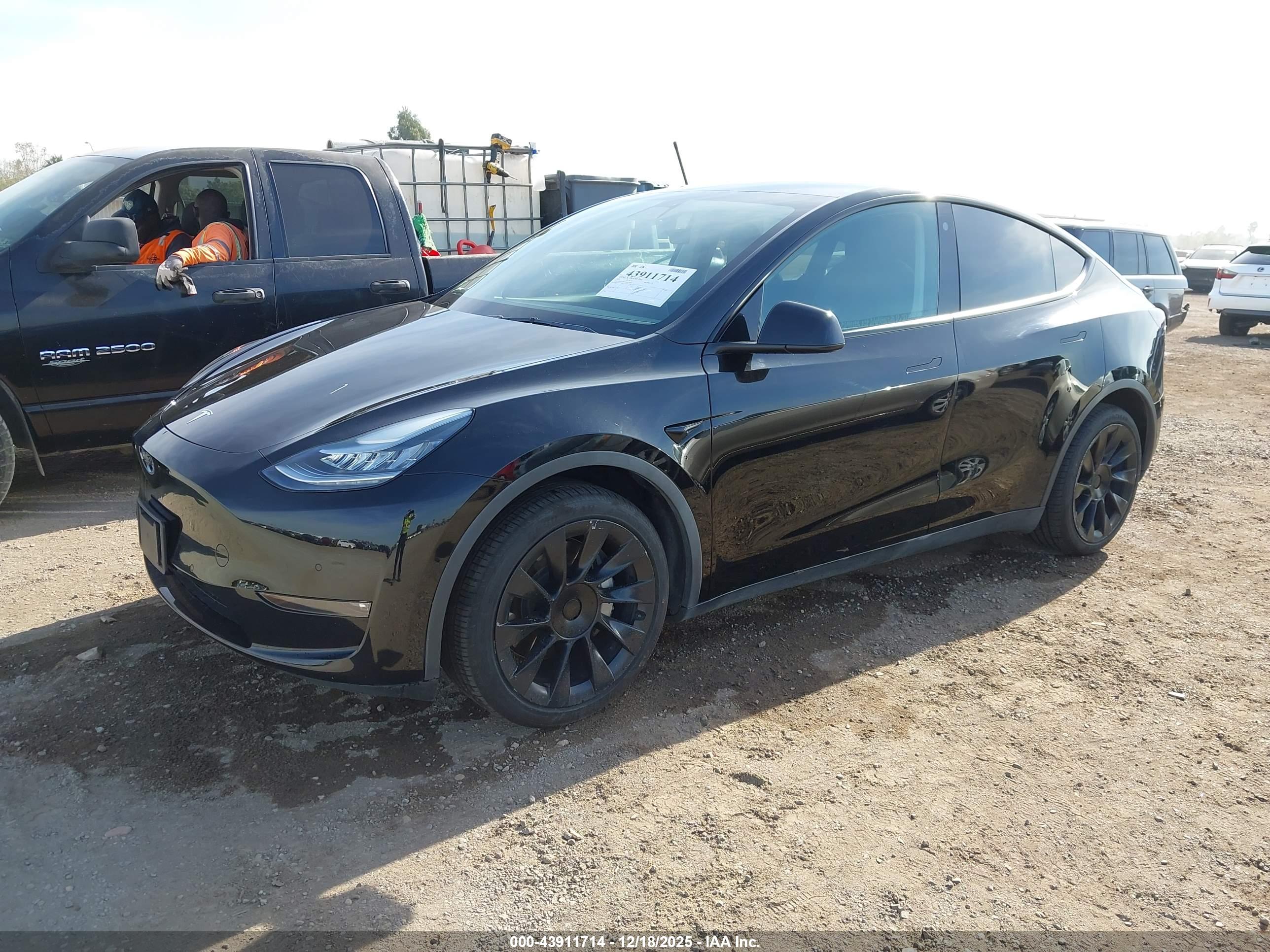 TESLA MODEL image 2