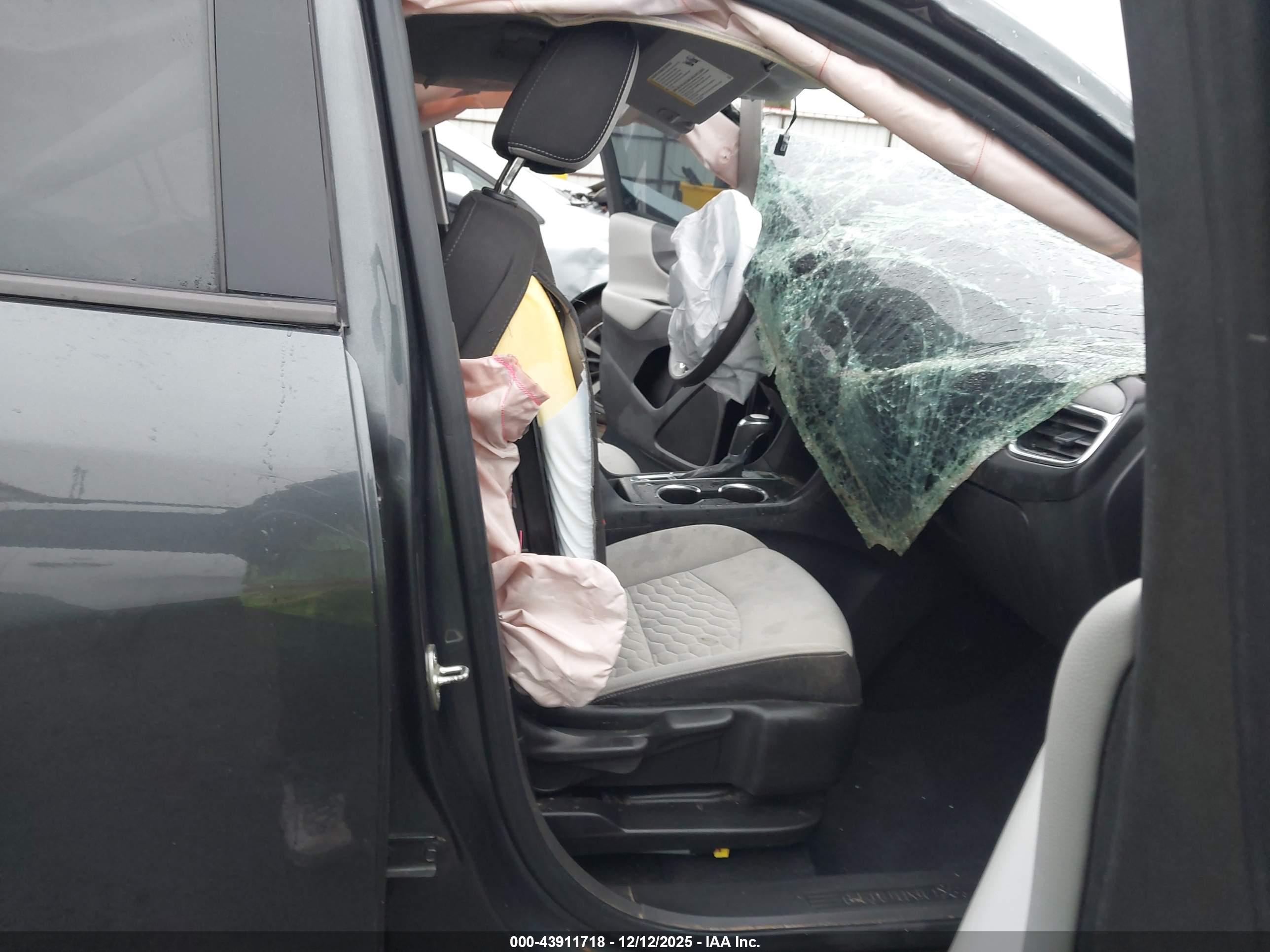 CHEVROLET EQUINOX image 5