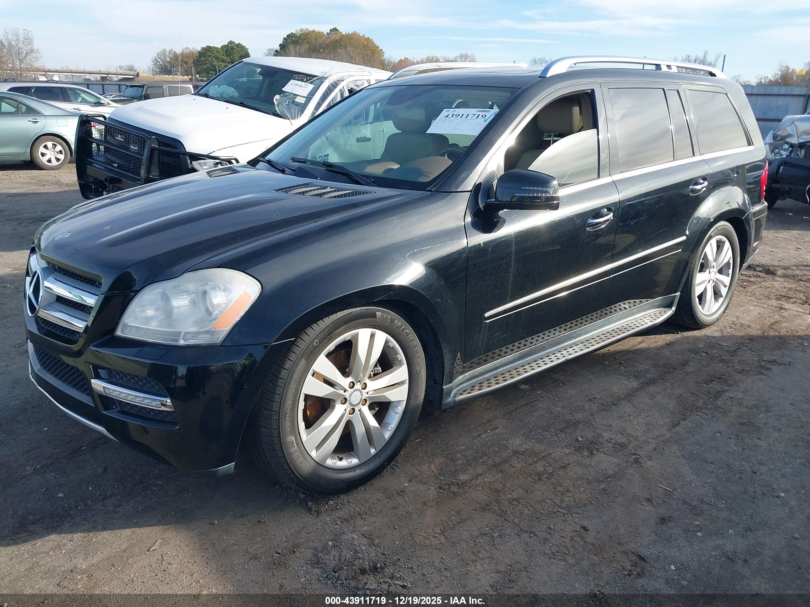 MERCEDES-BENZ GL image 2