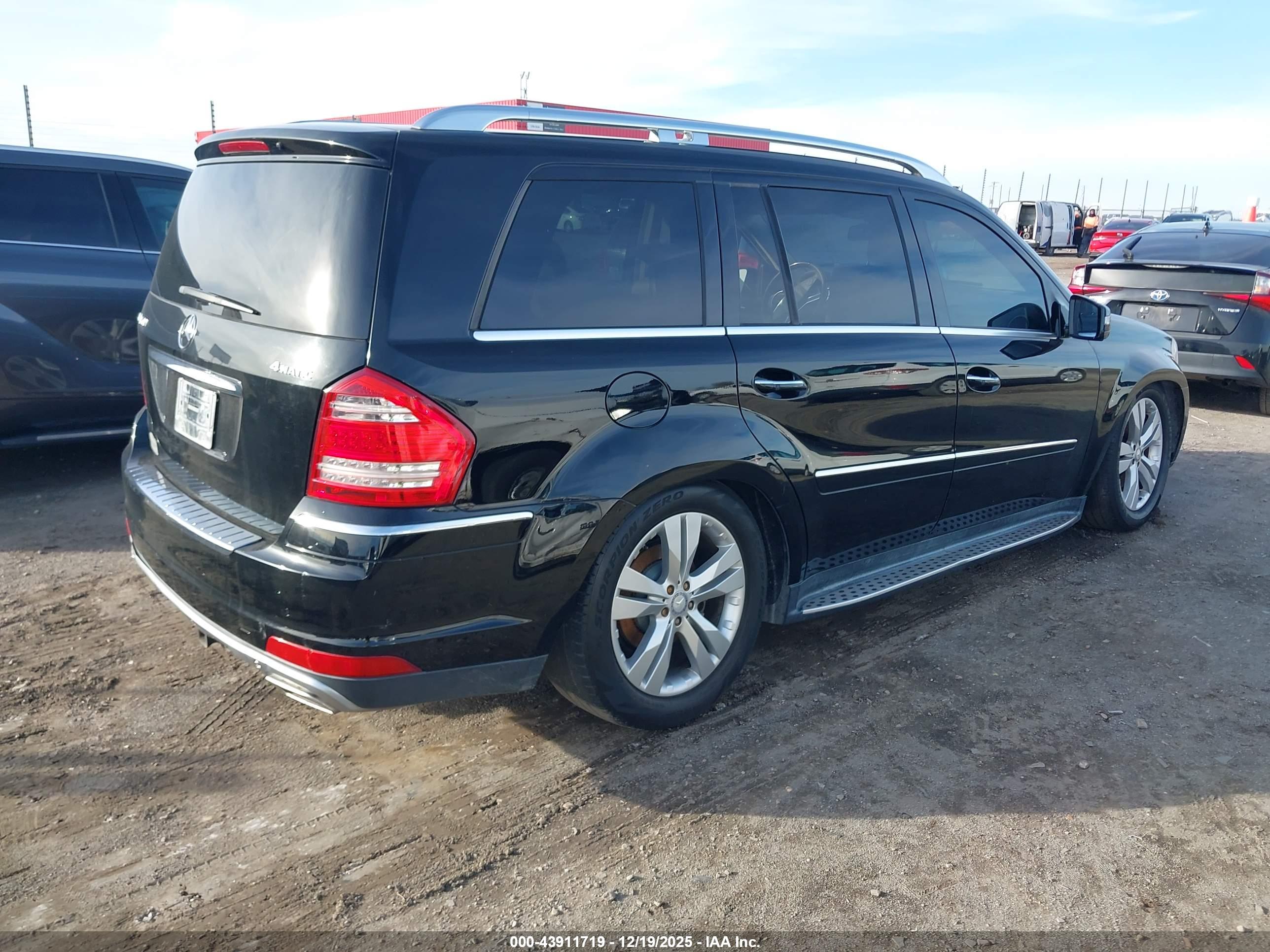 MERCEDES-BENZ GL image 4