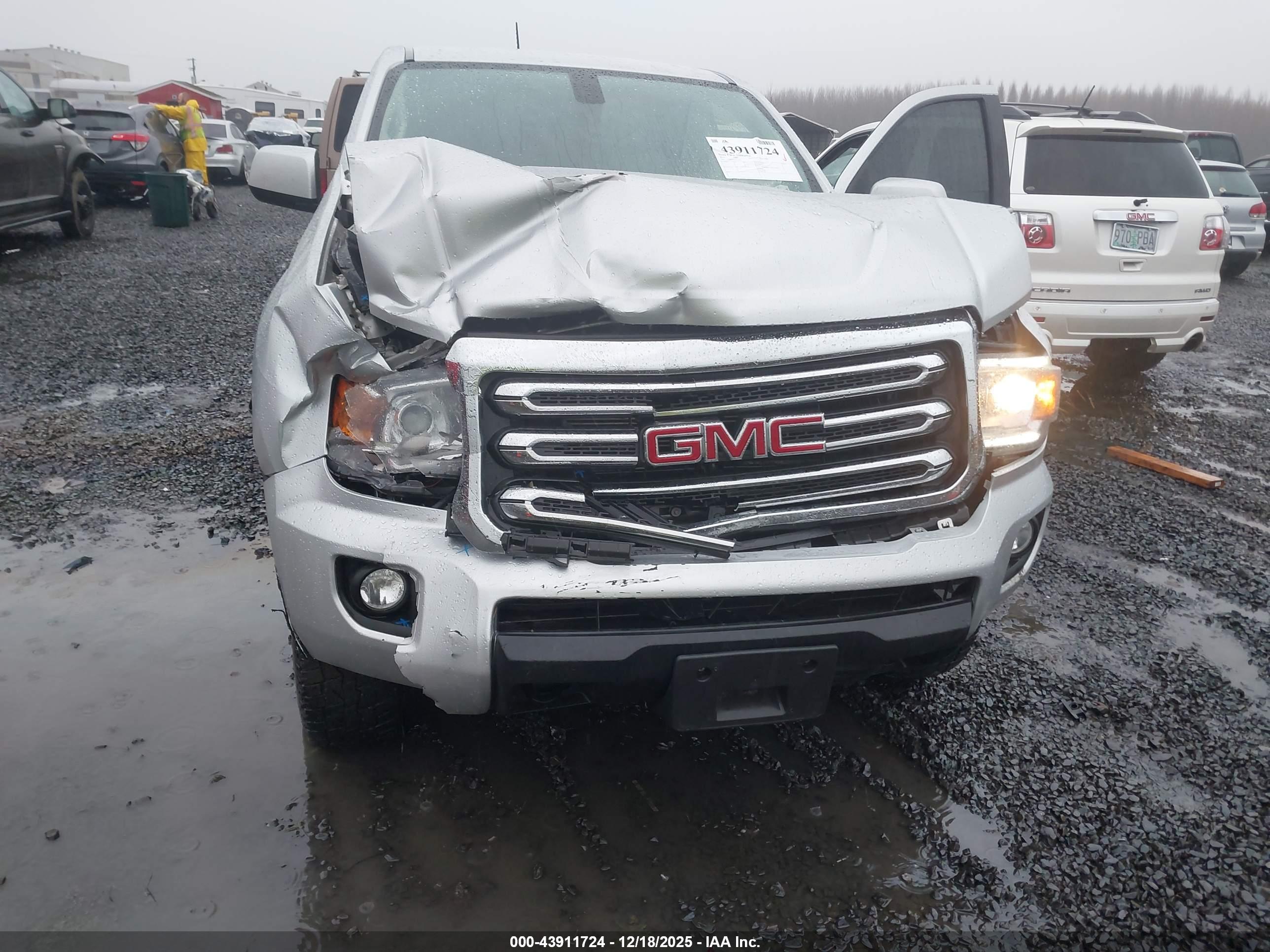GMC CANYON image 6