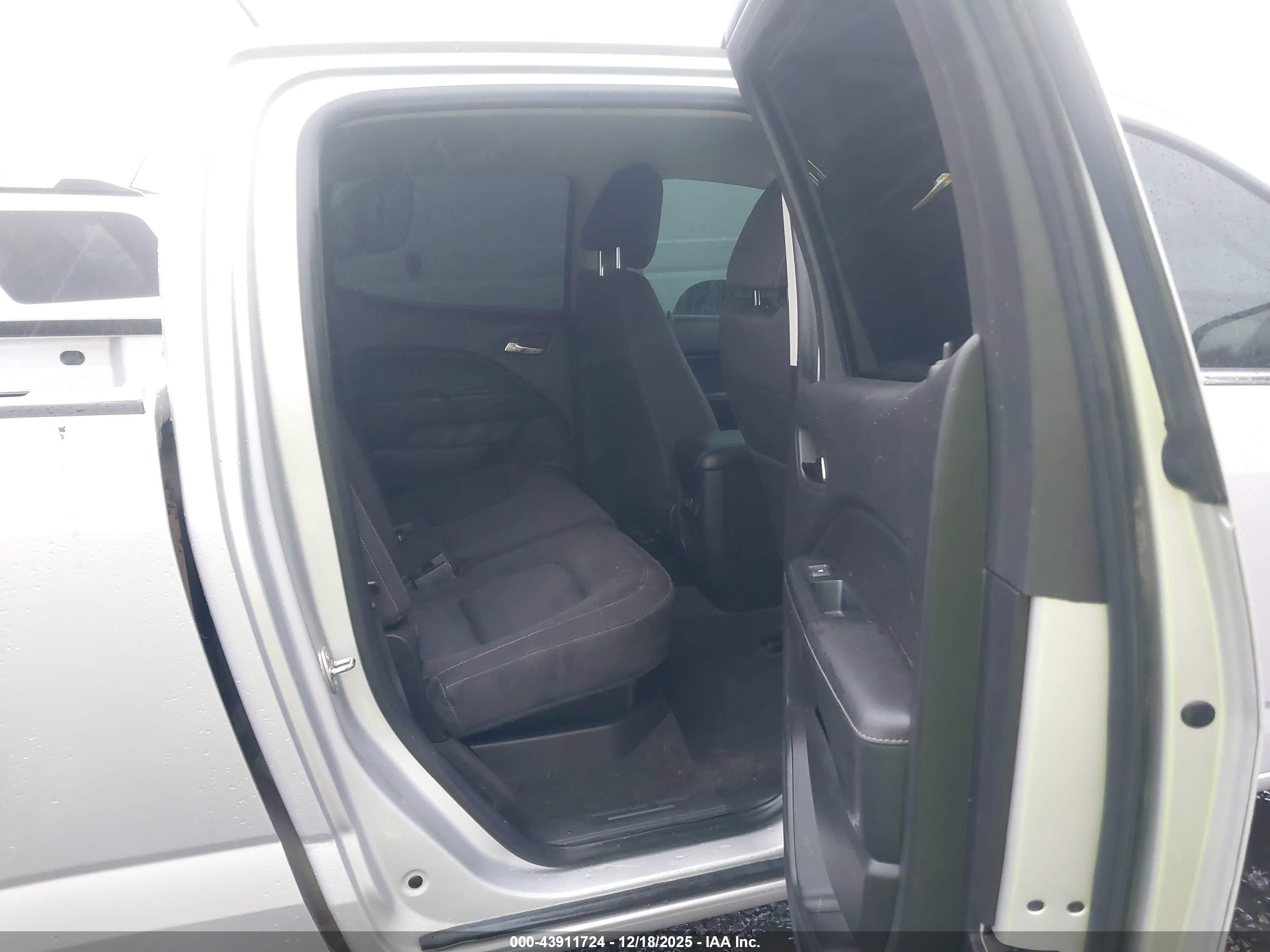 GMC CANYON image 8