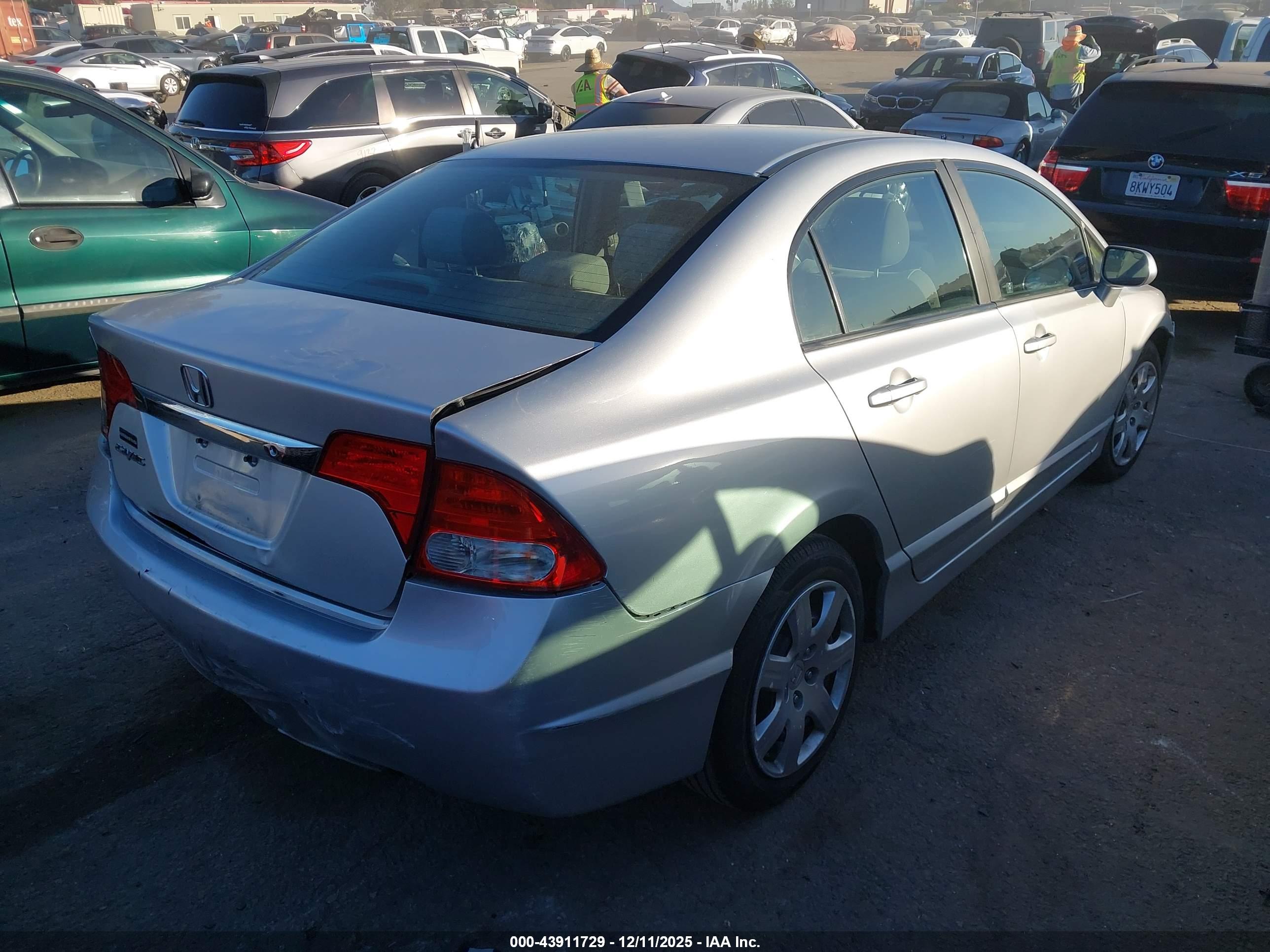 HONDA CIVIC image 4