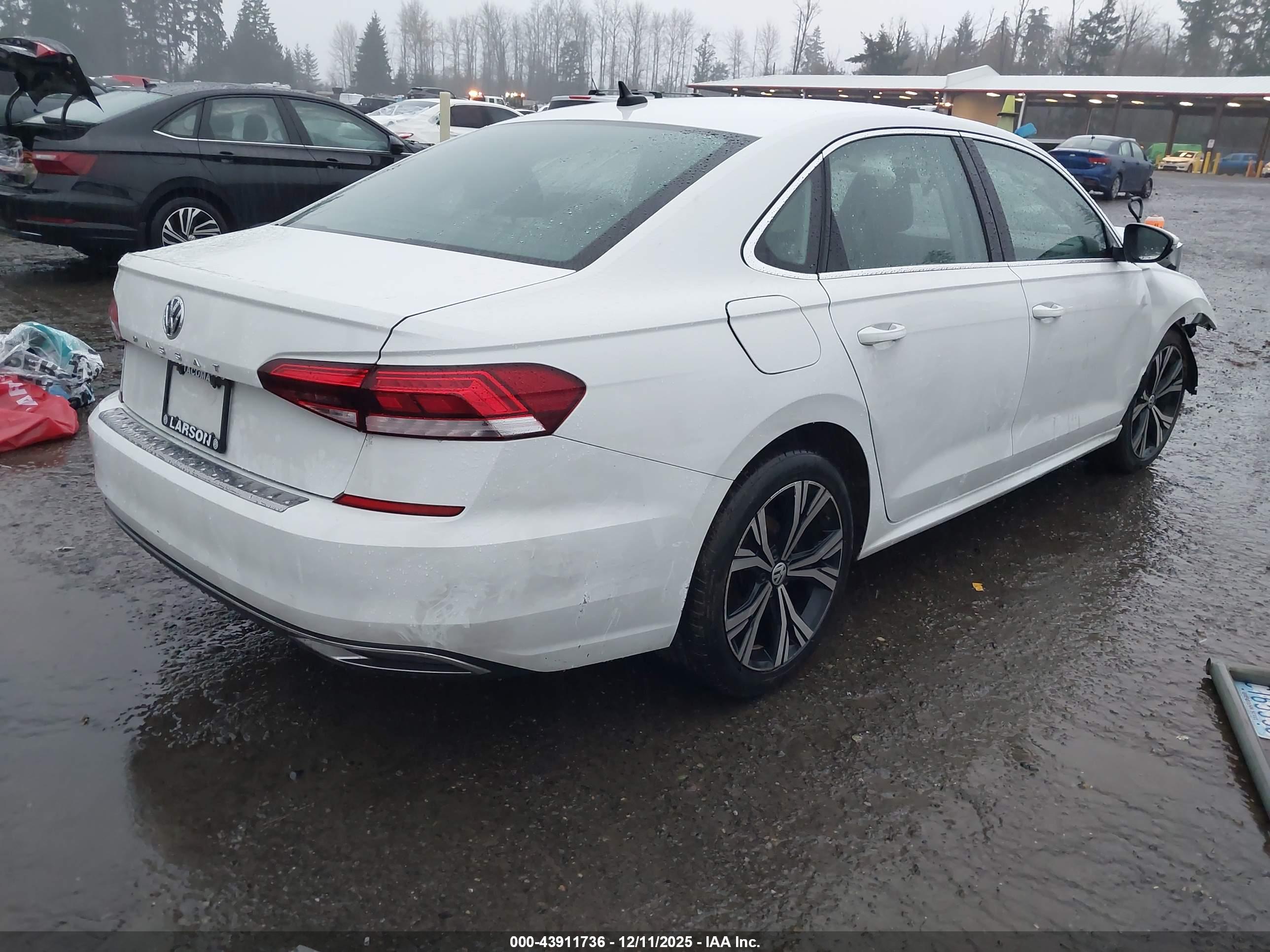 VOLKSWAGEN PASSAT image 4