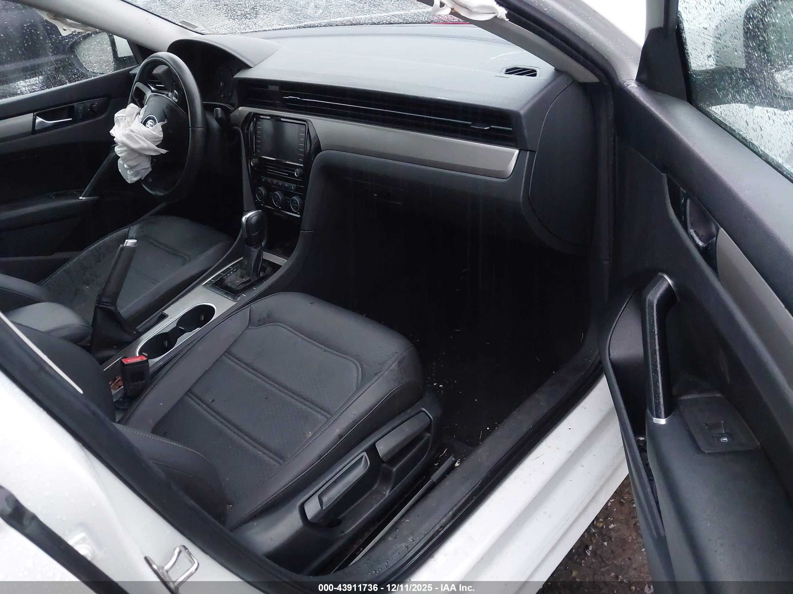 VOLKSWAGEN PASSAT image 5