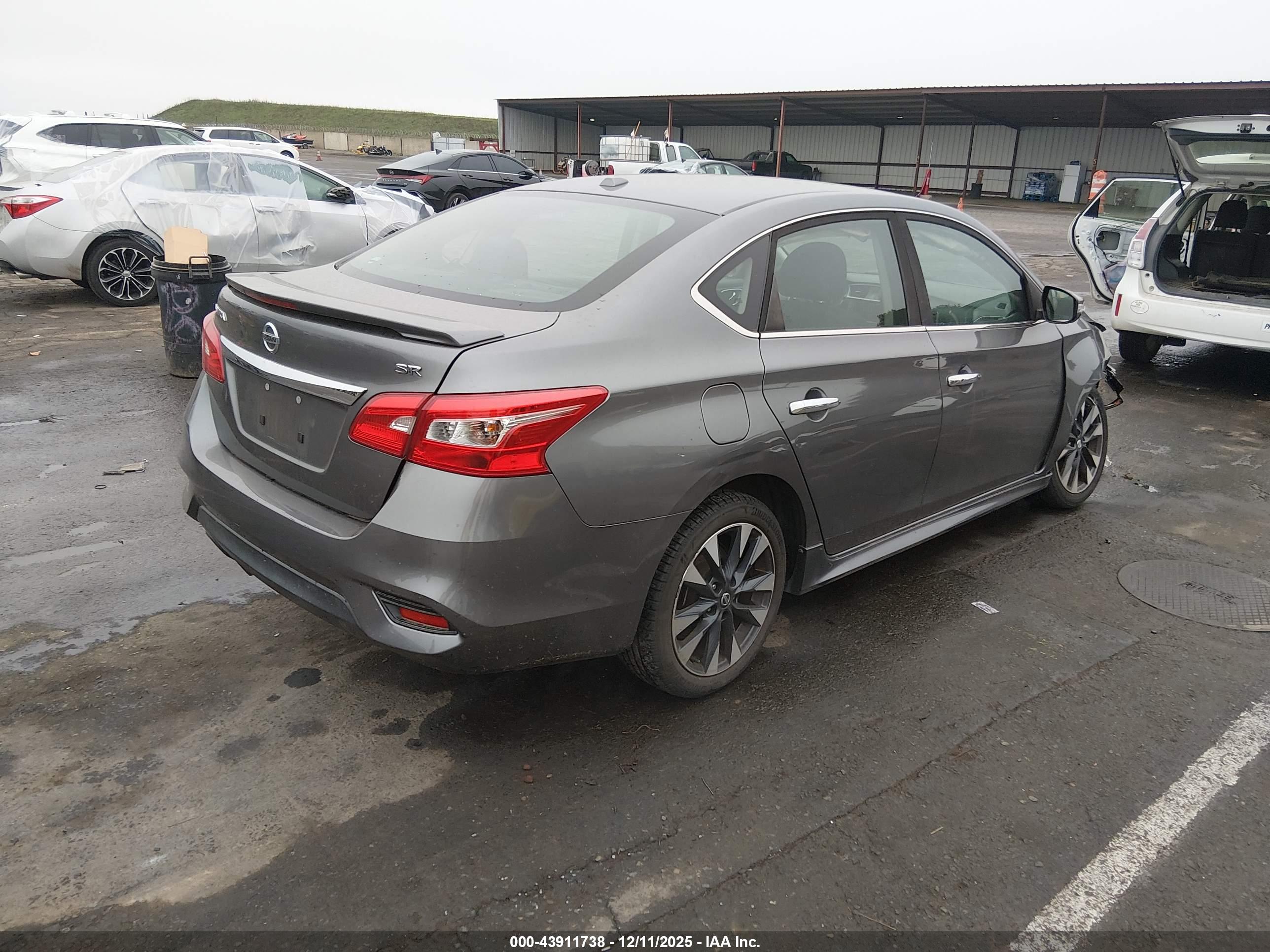 NISSAN SENTRA image 4