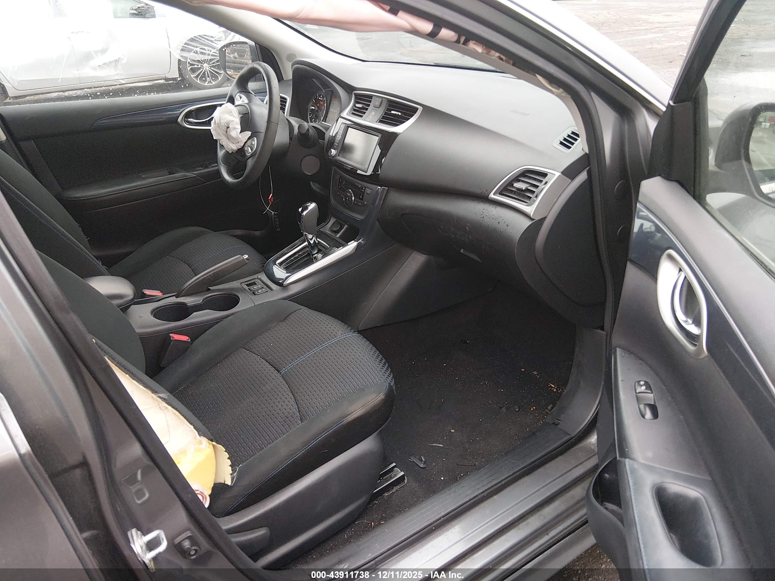 NISSAN SENTRA image 5
