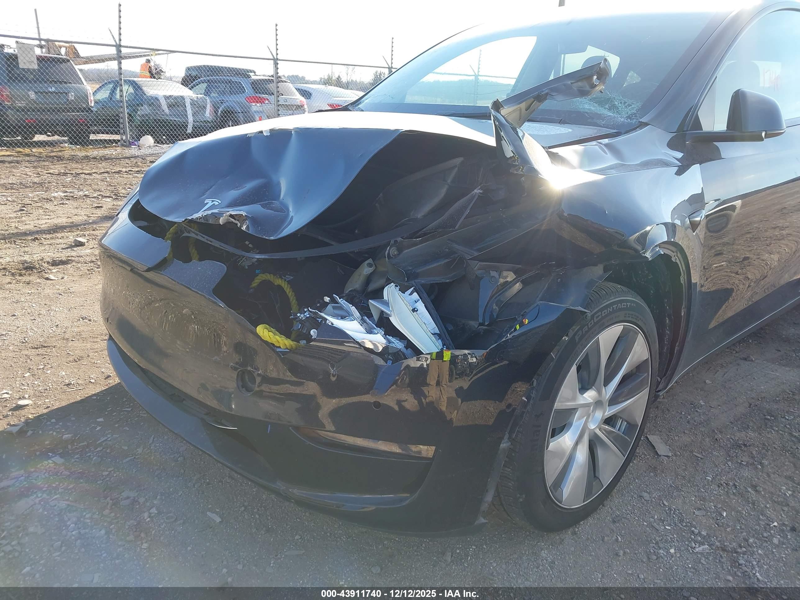 TESLA MODEL image 6
