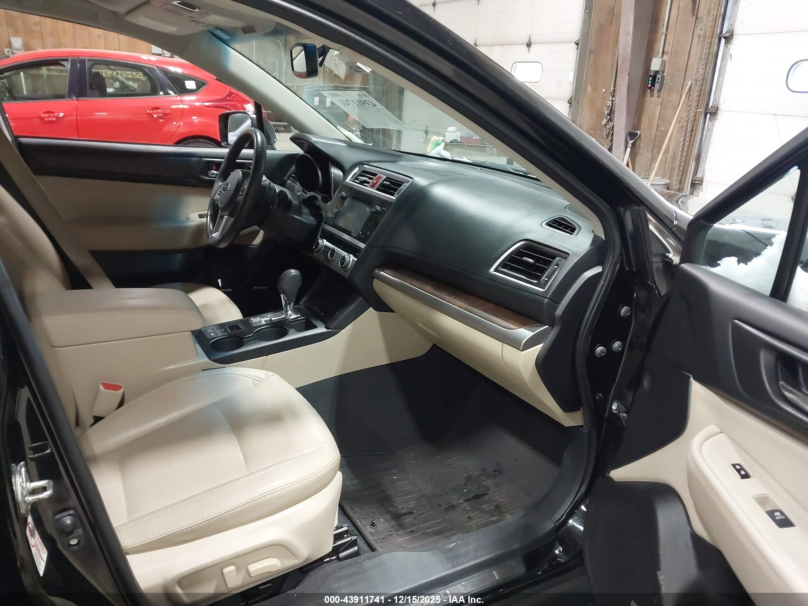 SUBARU OUTBACK image 5