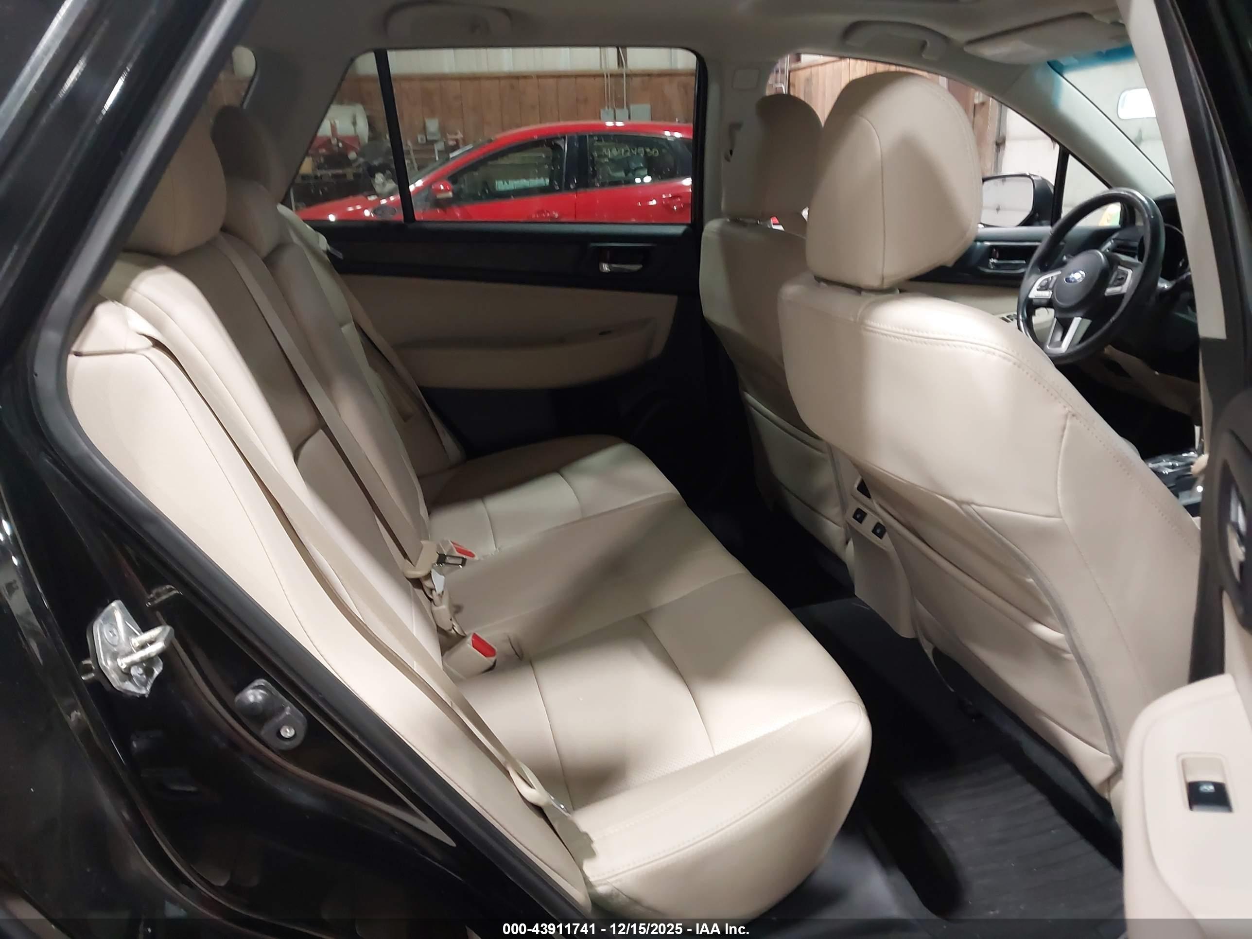 SUBARU OUTBACK image 8