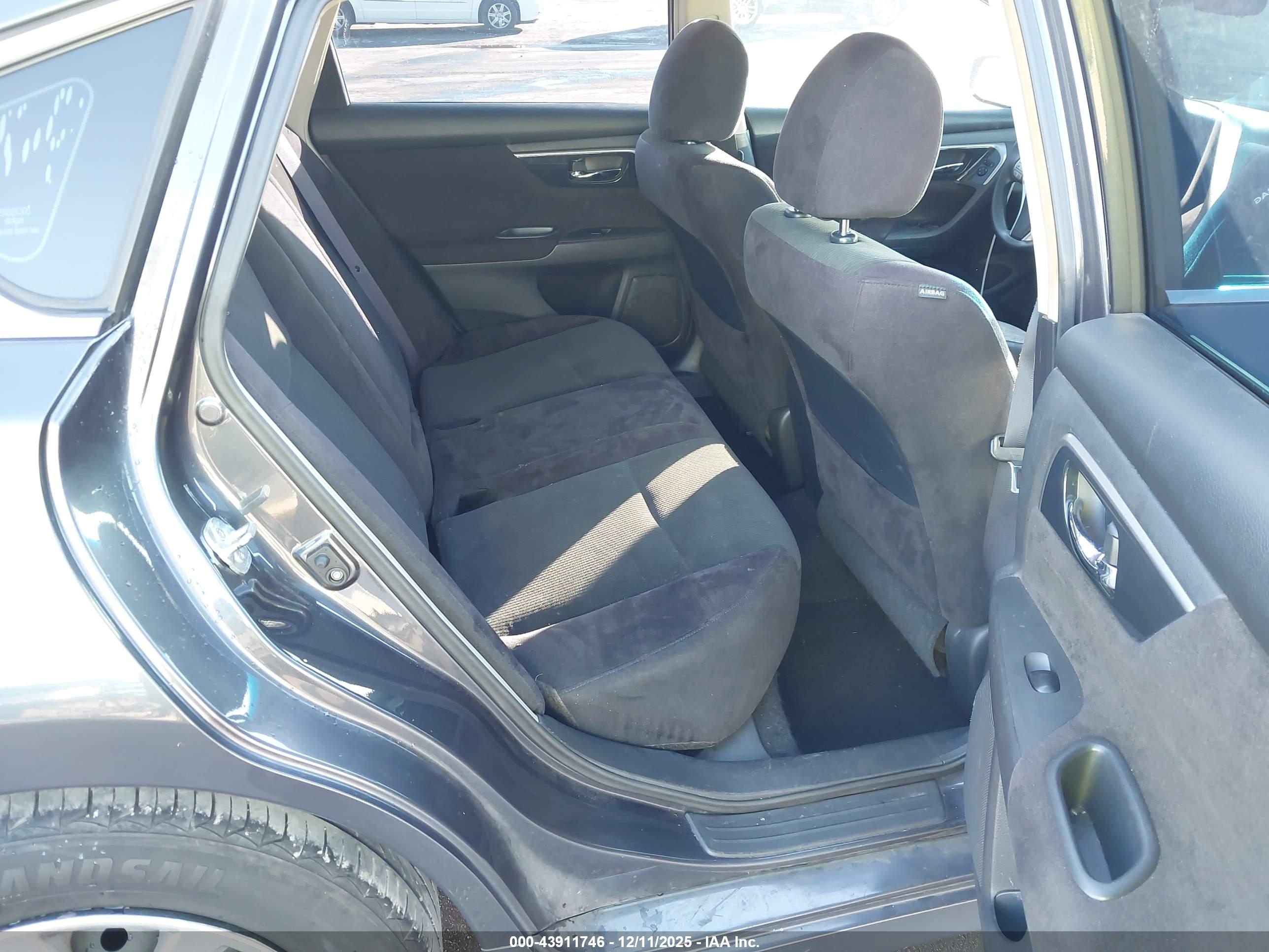 NISSAN ALTIMA image 8