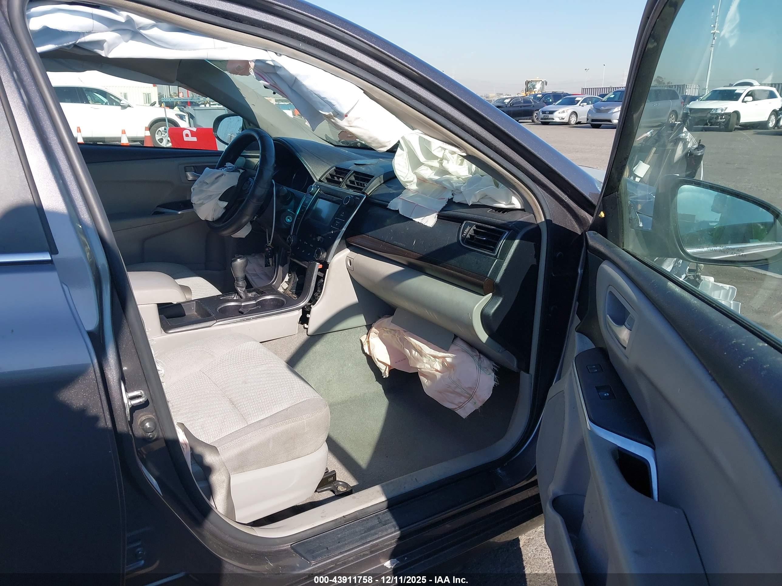 TOYOTA CAMRY image 5