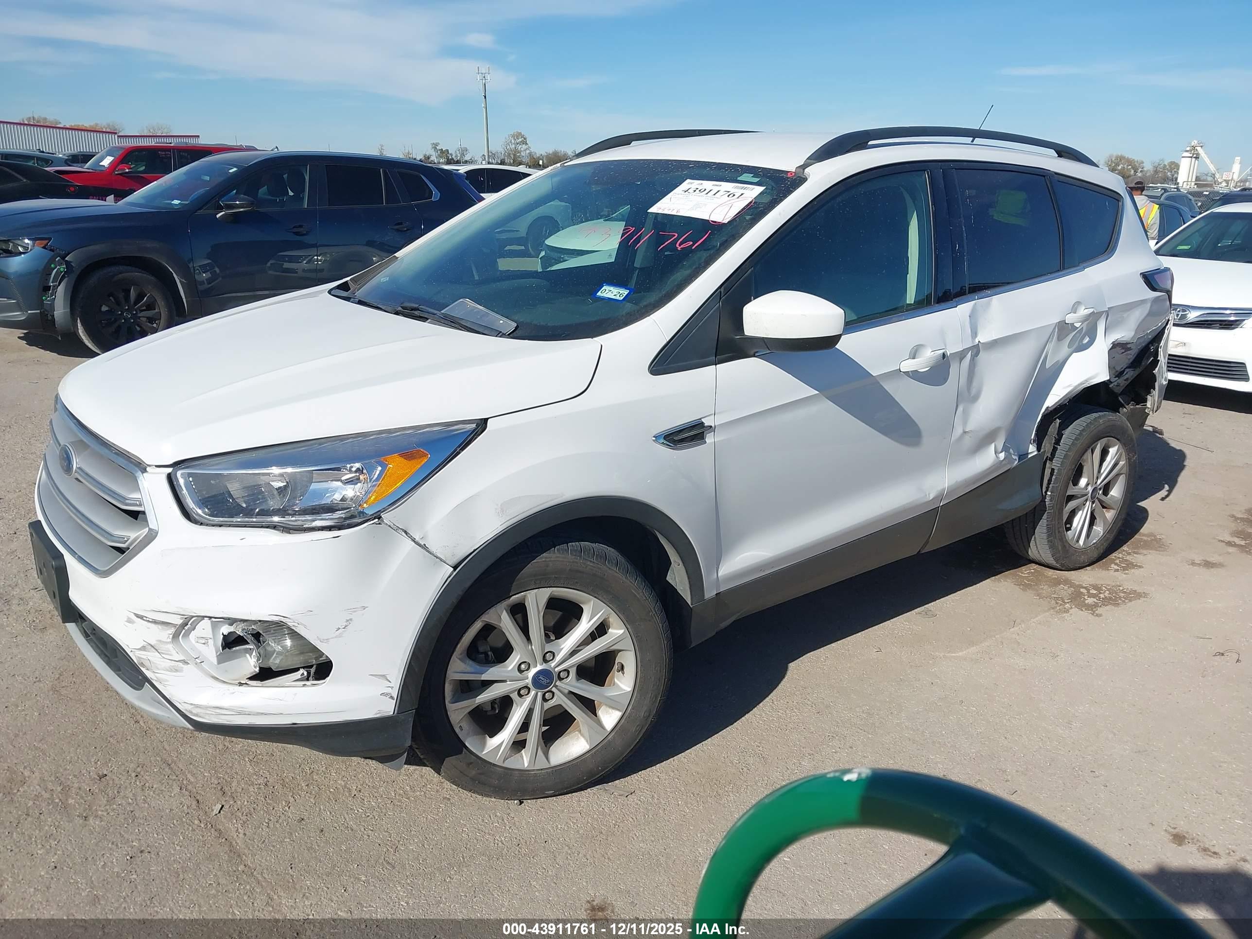 FORD ESCAPE image 2