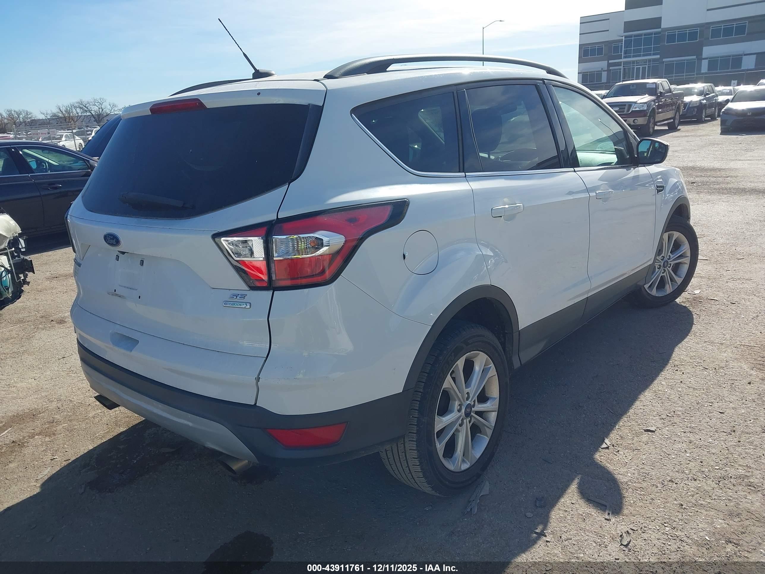 FORD ESCAPE image 4