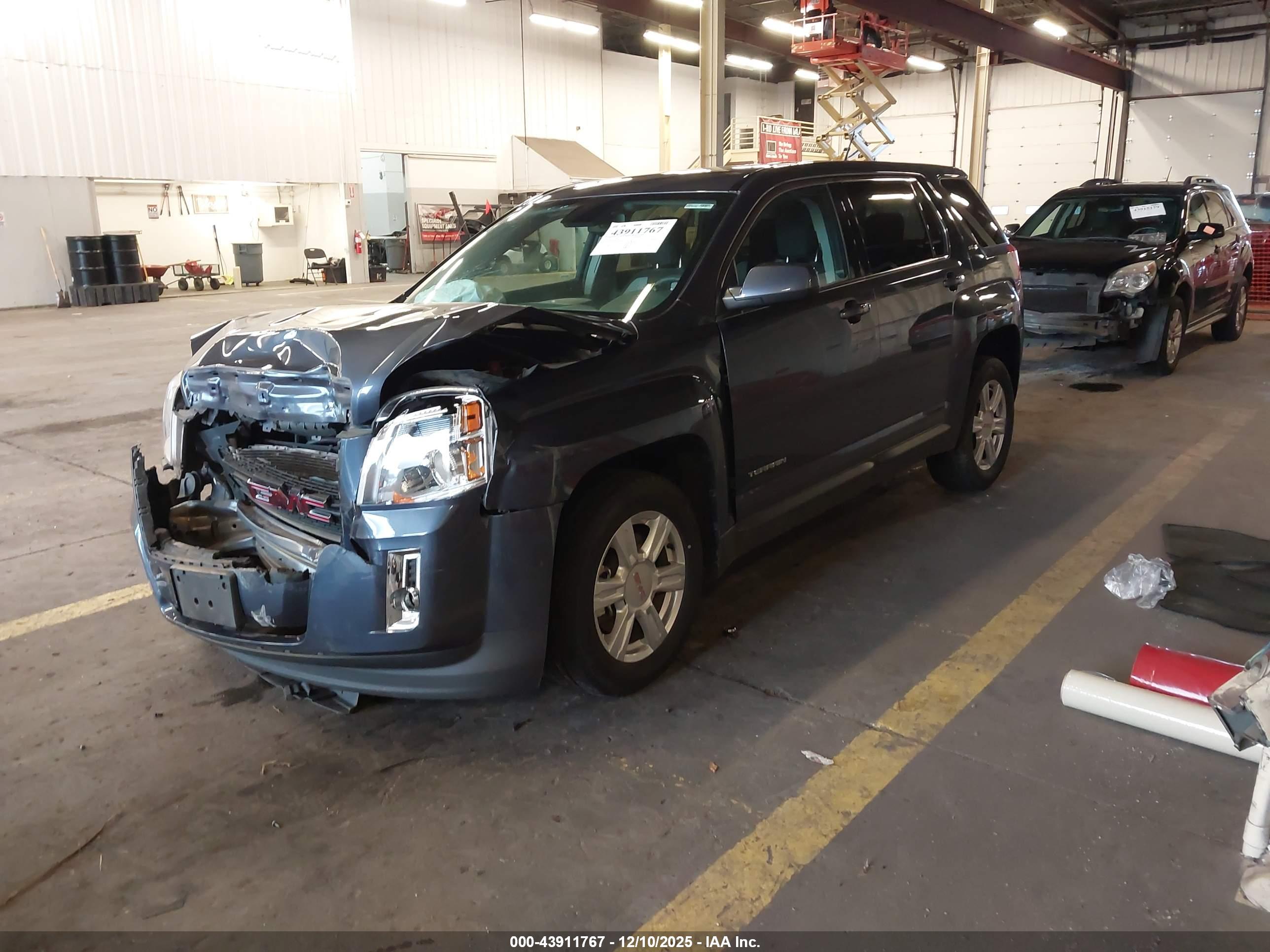 GMC TERRAIN image 2