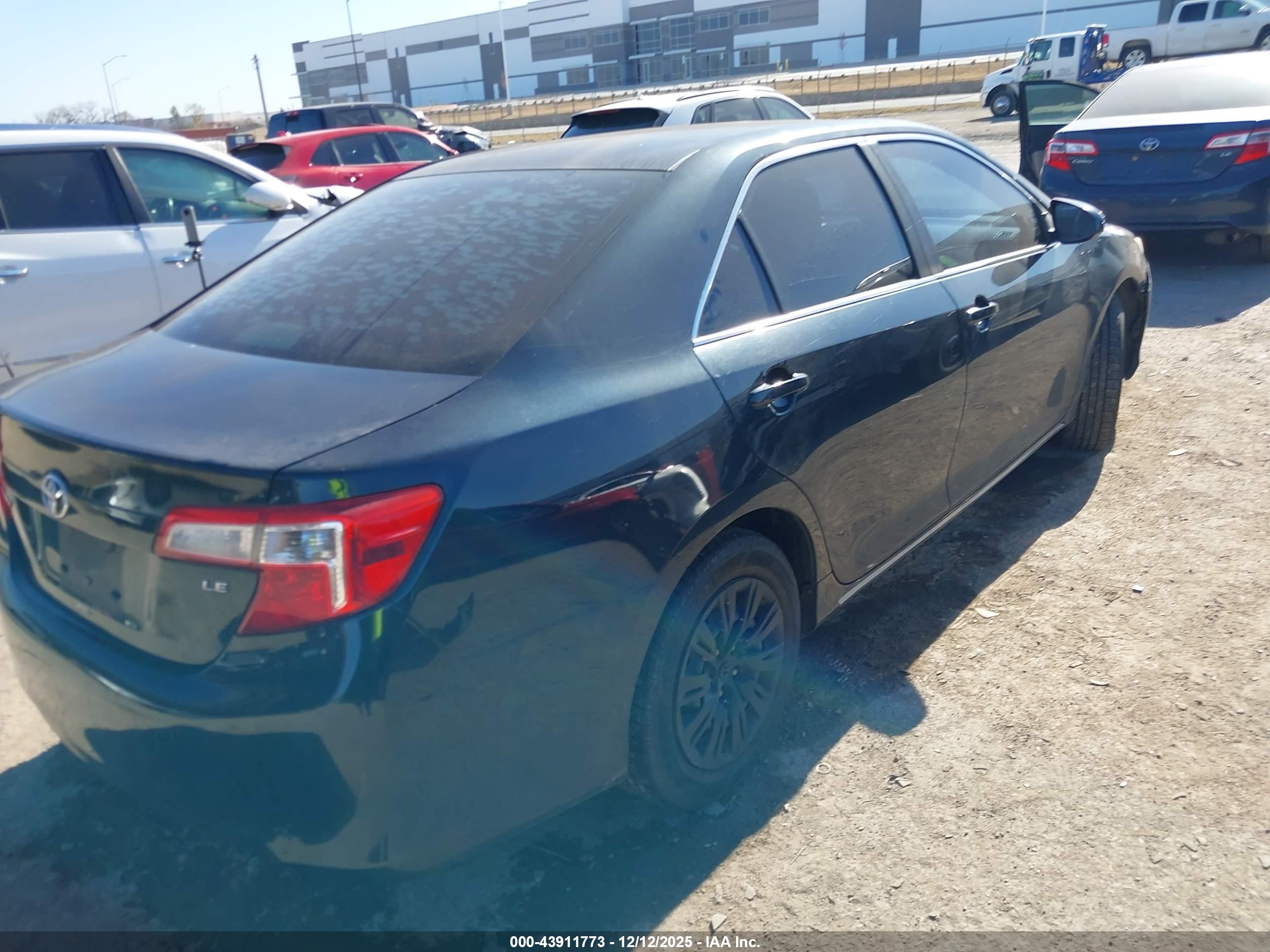 TOYOTA CAMRY image 4