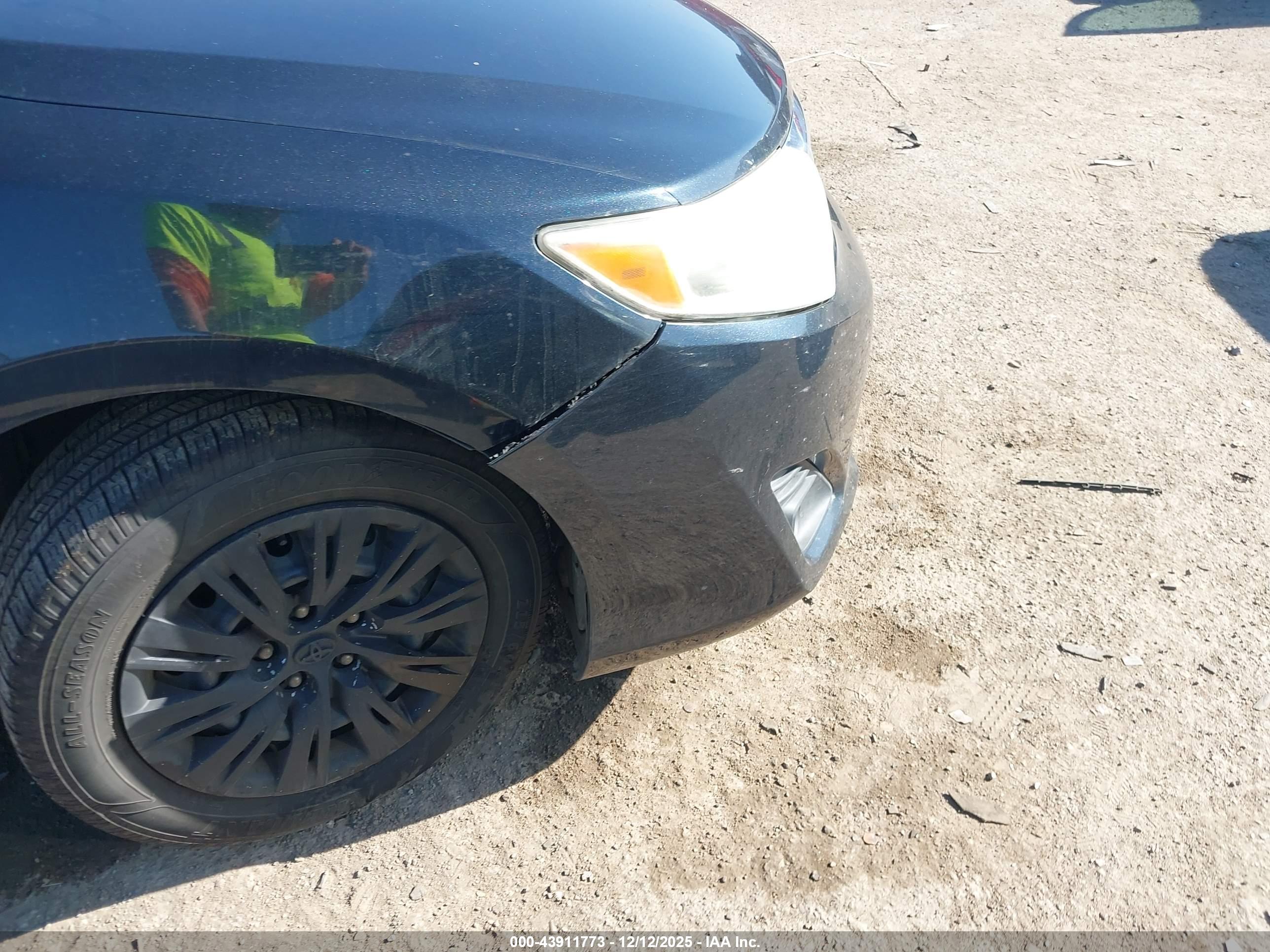 TOYOTA CAMRY image 6