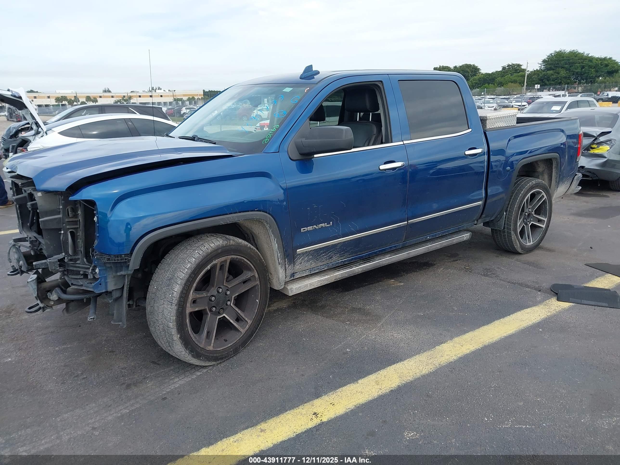 GMC SIERRA image 2