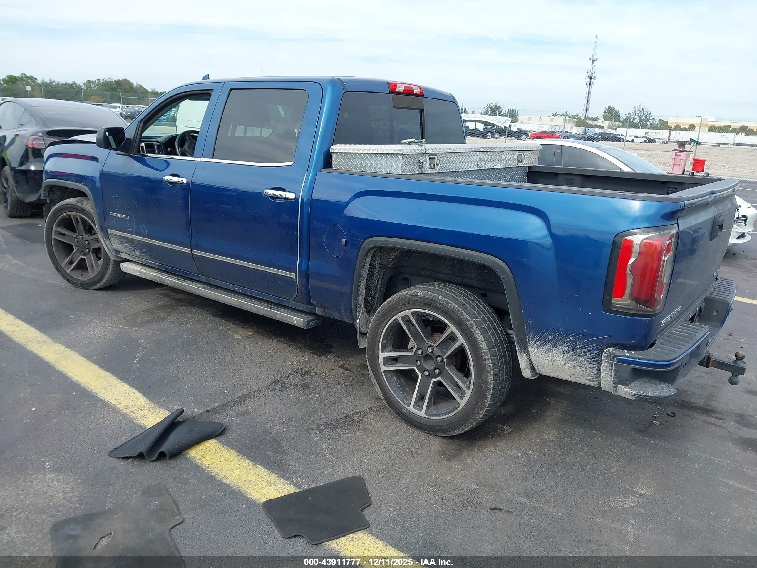 GMC SIERRA image 3