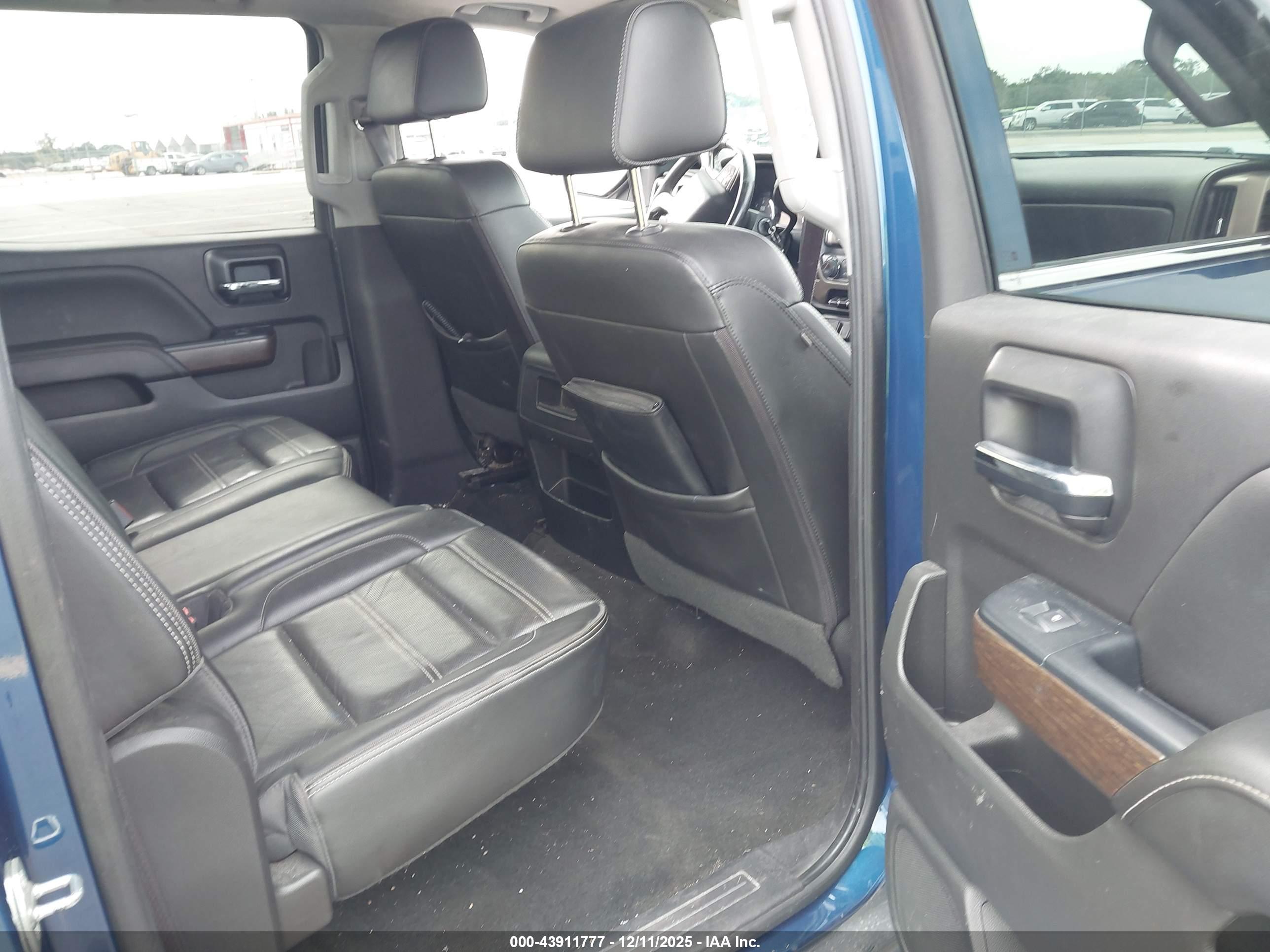 GMC SIERRA image 8