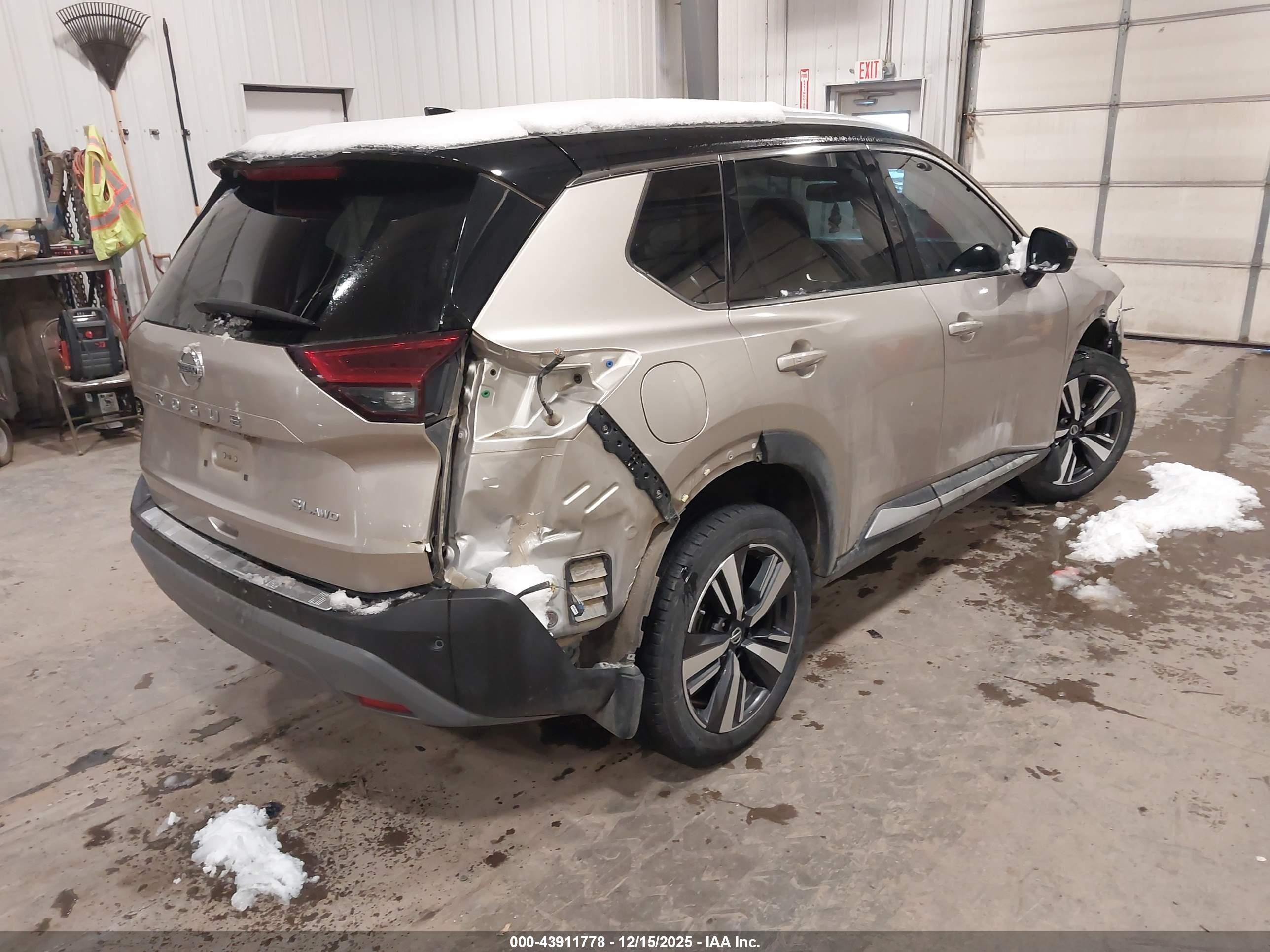 NISSAN ROGUE image 4