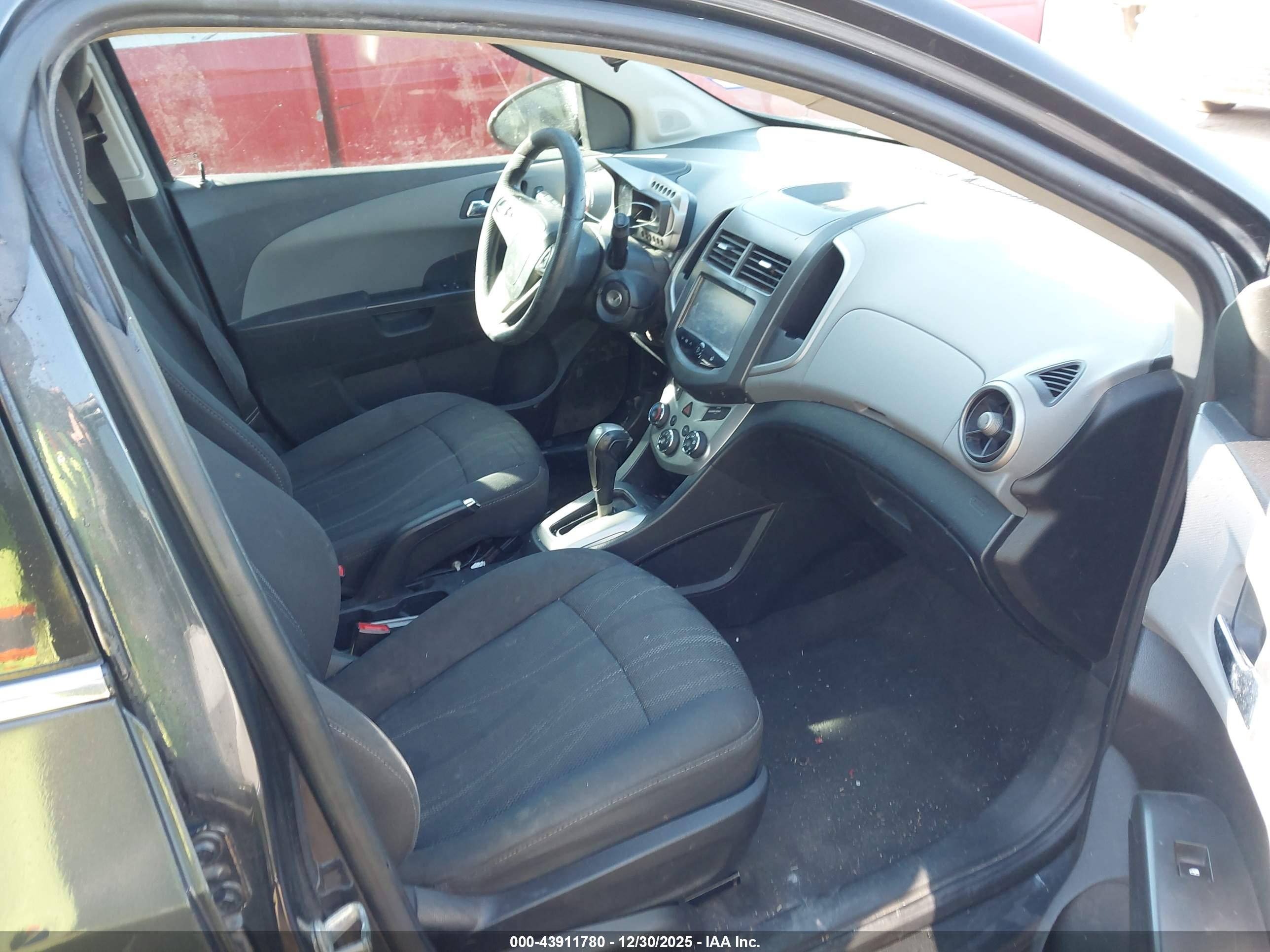 CHEVROLET SONIC image 5